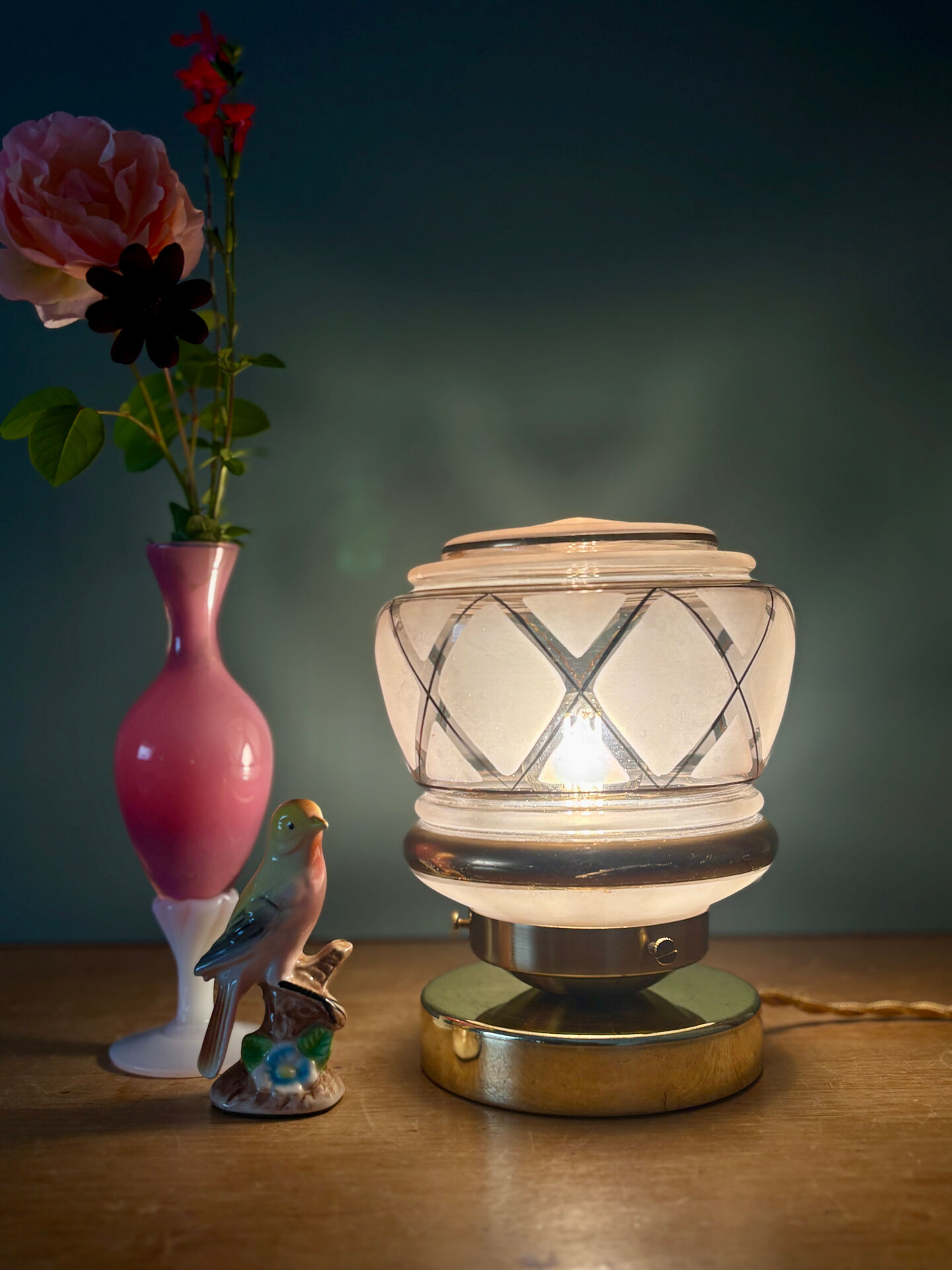 Vintage Art Deco pink and gold glass globe table lamp