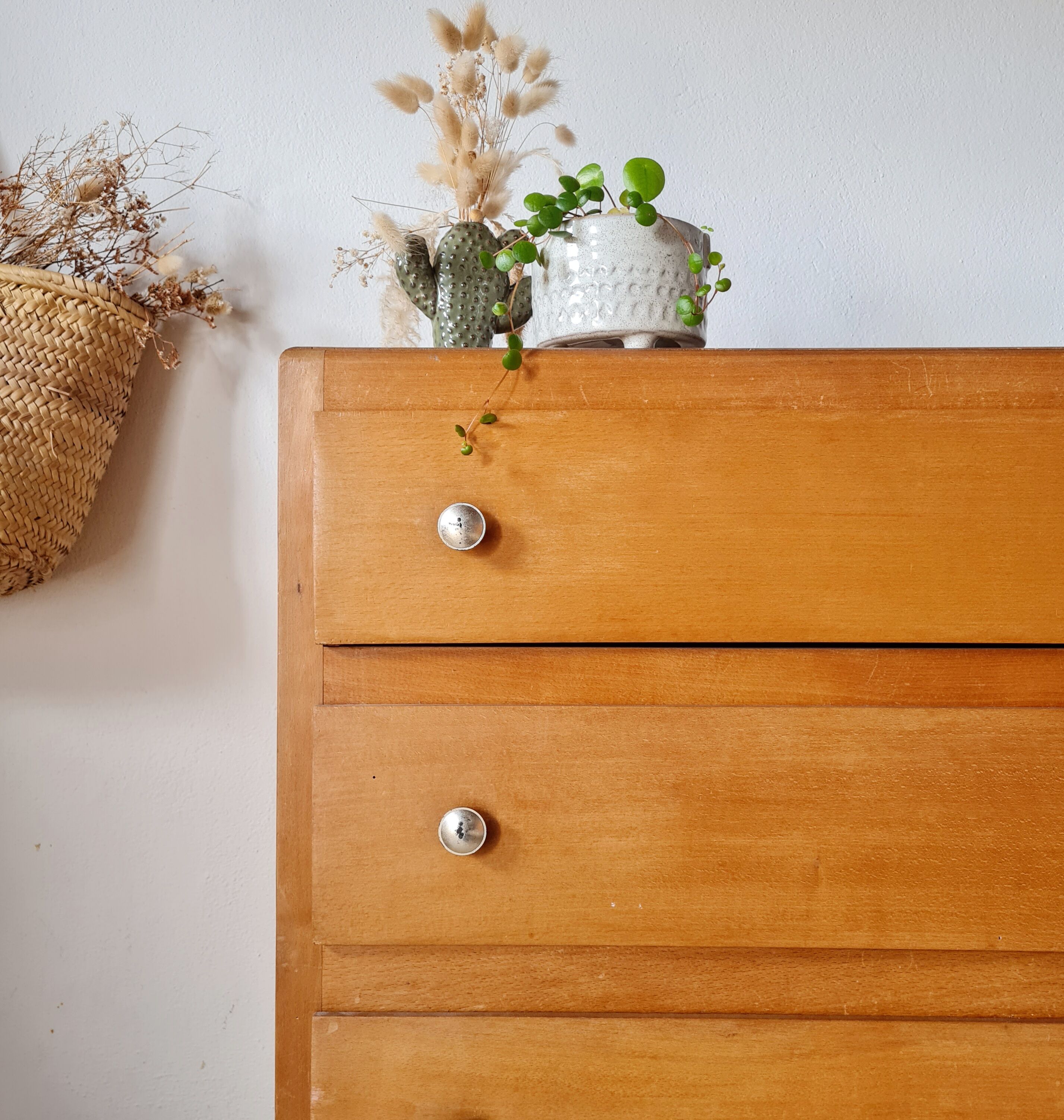 Commode vintage en bois clair à 3 tiroirs – Années 50 / 60
