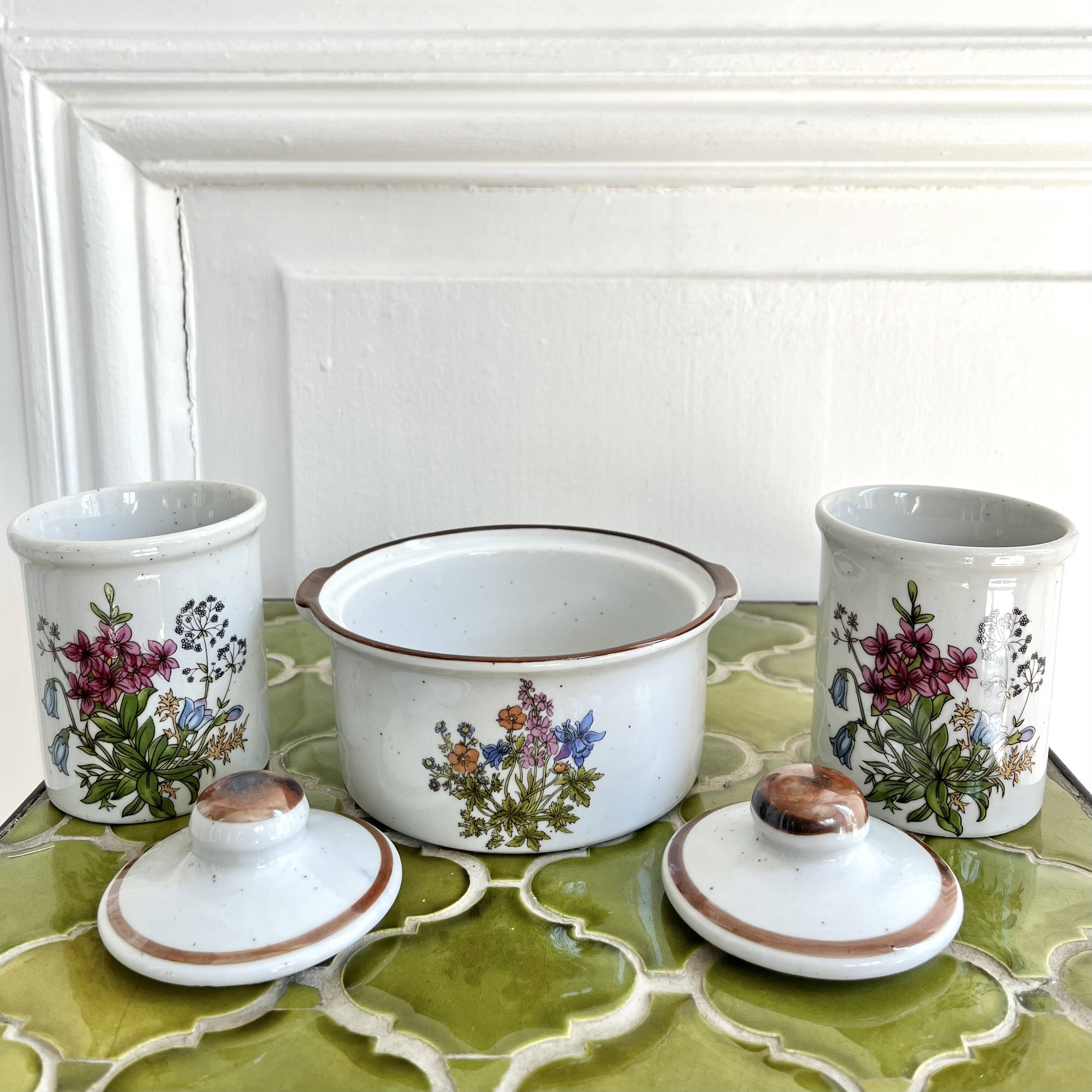 Ceramic flower or herbarium pots