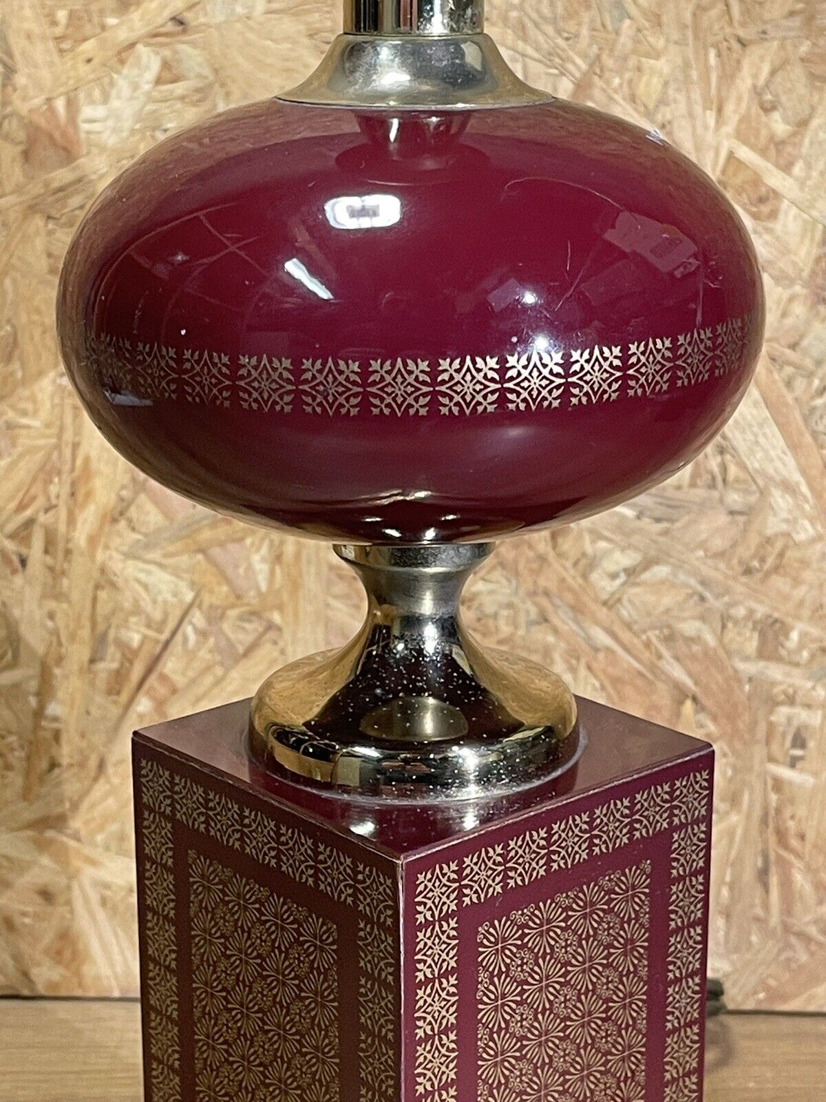 Old 70's lamp, "barber" design, lacquer and gilding, vintage