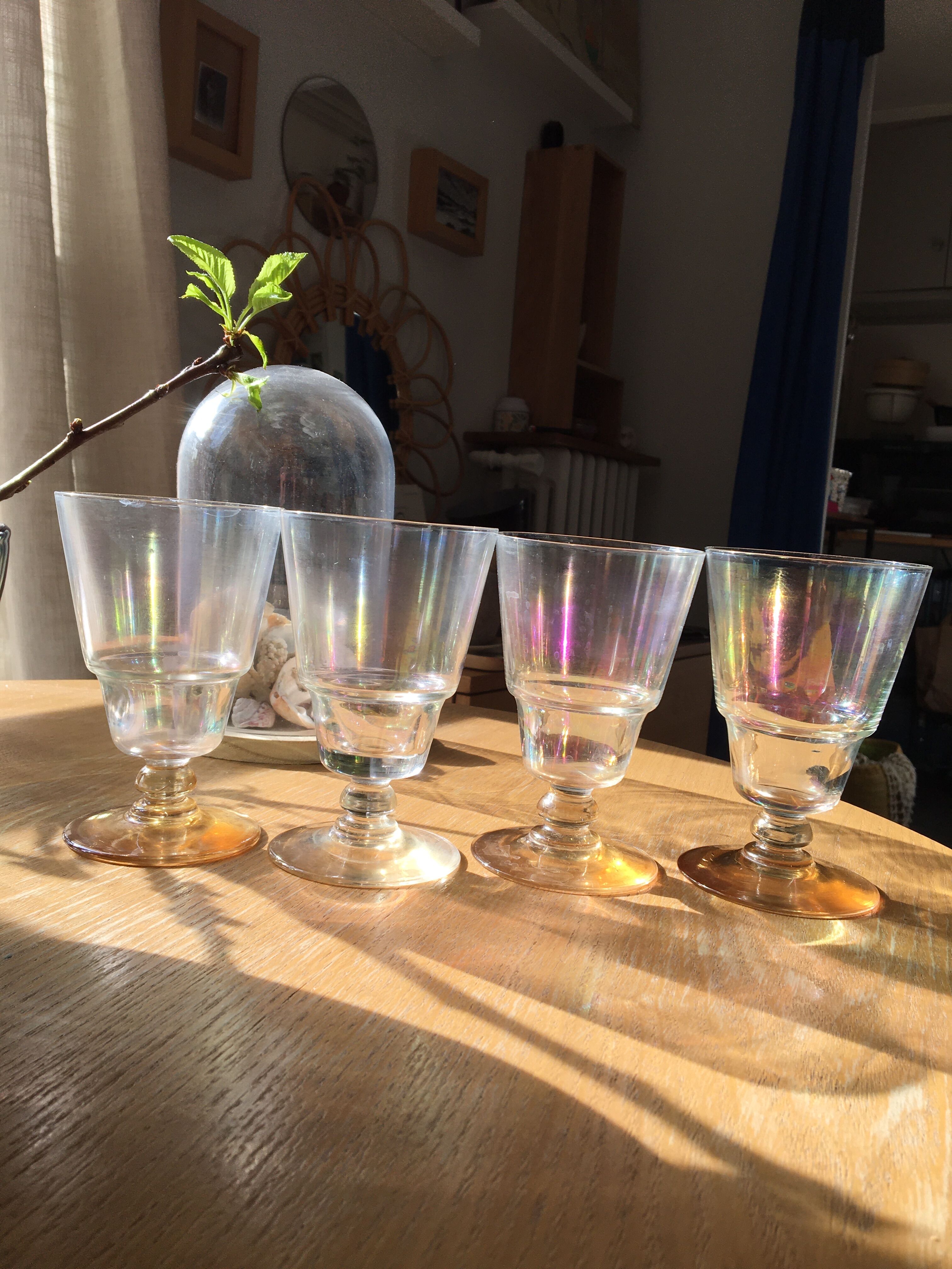 Lot 4 1930s glasses in iridescent mercuris glass