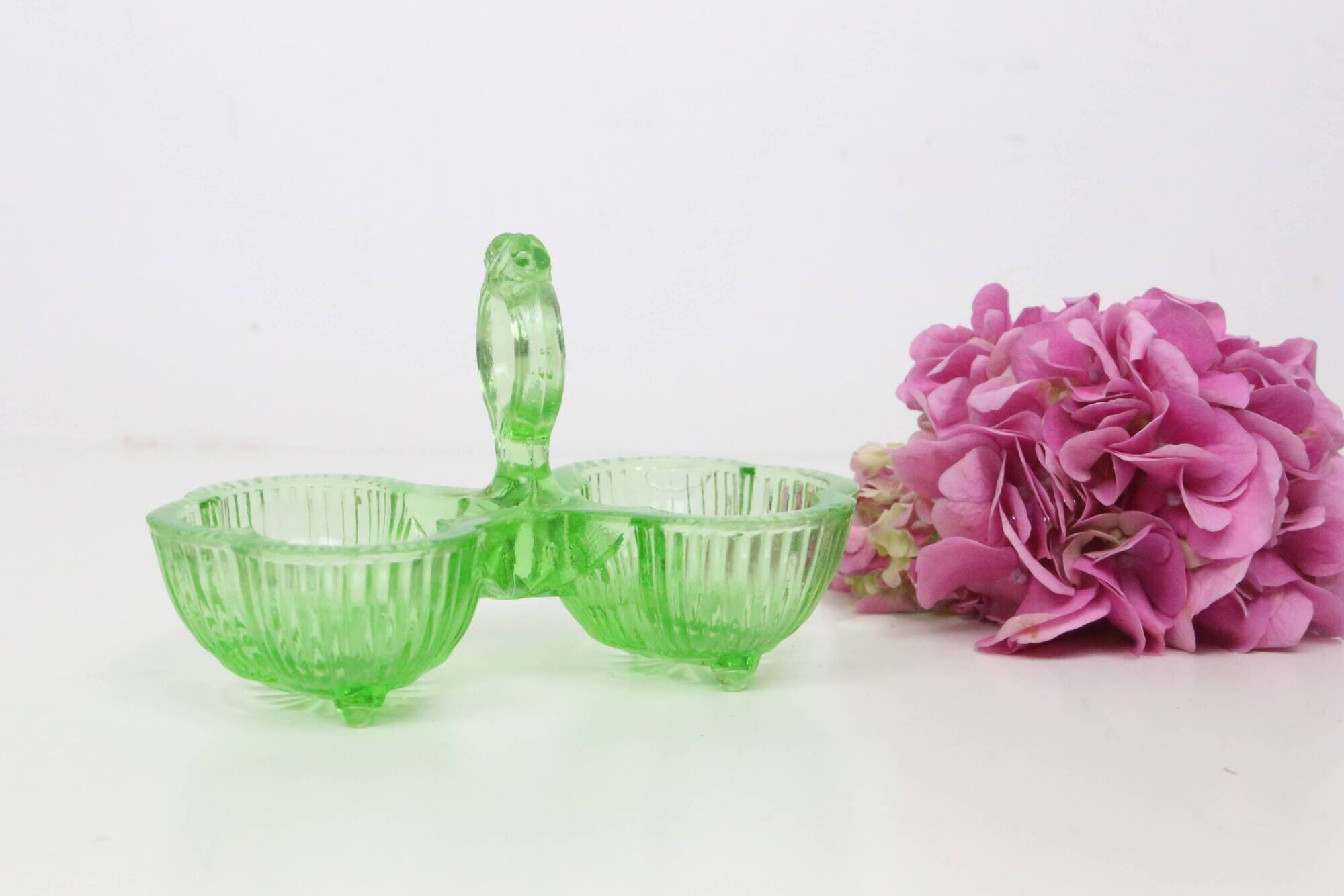 Salt and Pepper Servant in green glass, molded glass, vintage French, authentic