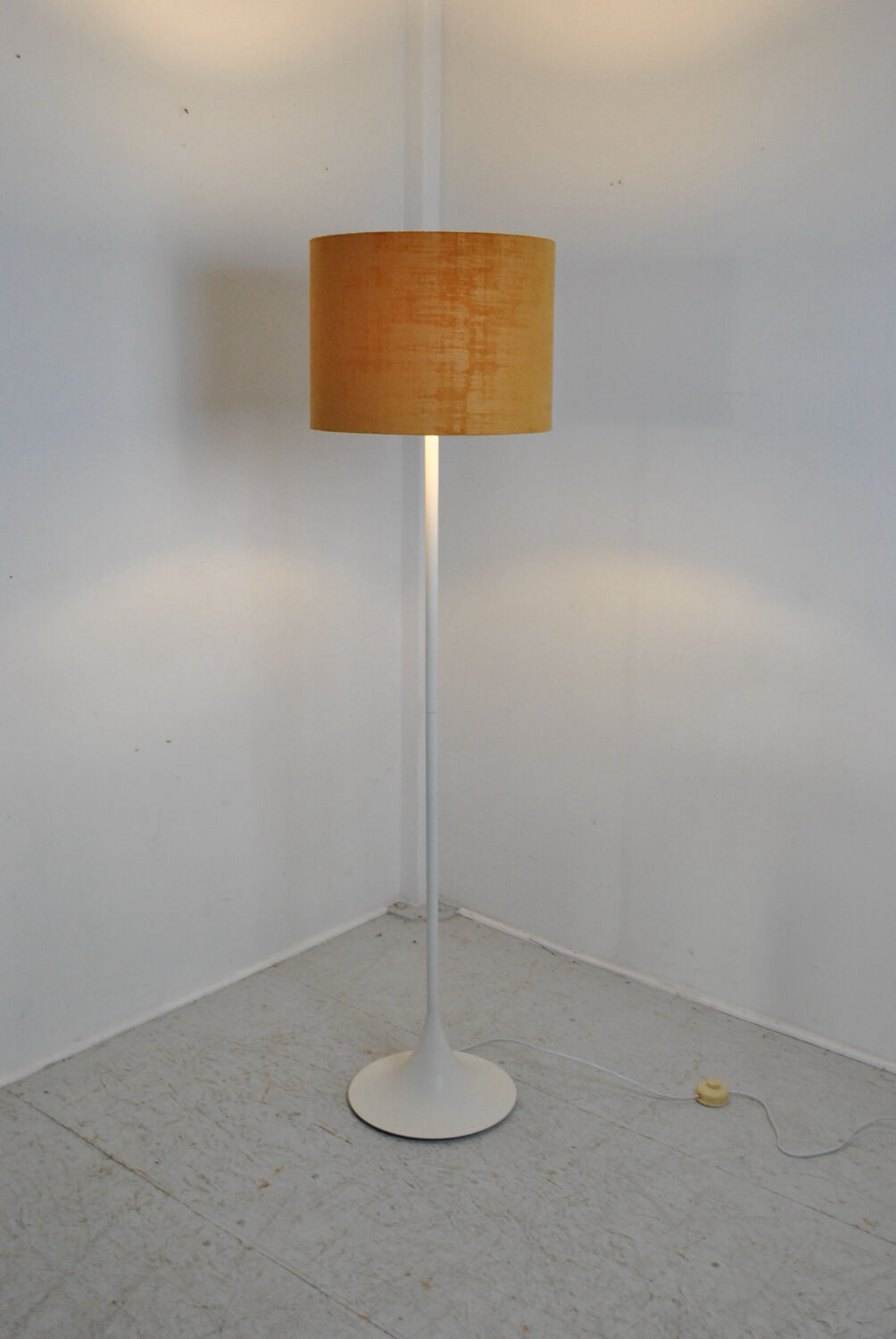 Tulip base floor lamp Aluminor 1970
