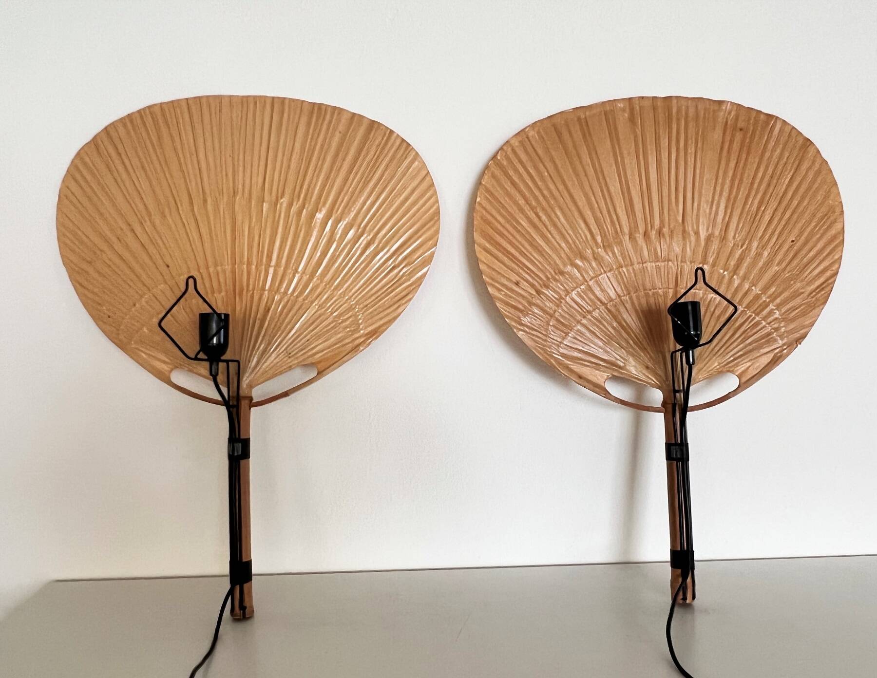 Paire de grandes appliques murales Uchiwa par Ingo Maurer, Allemagne, 1973