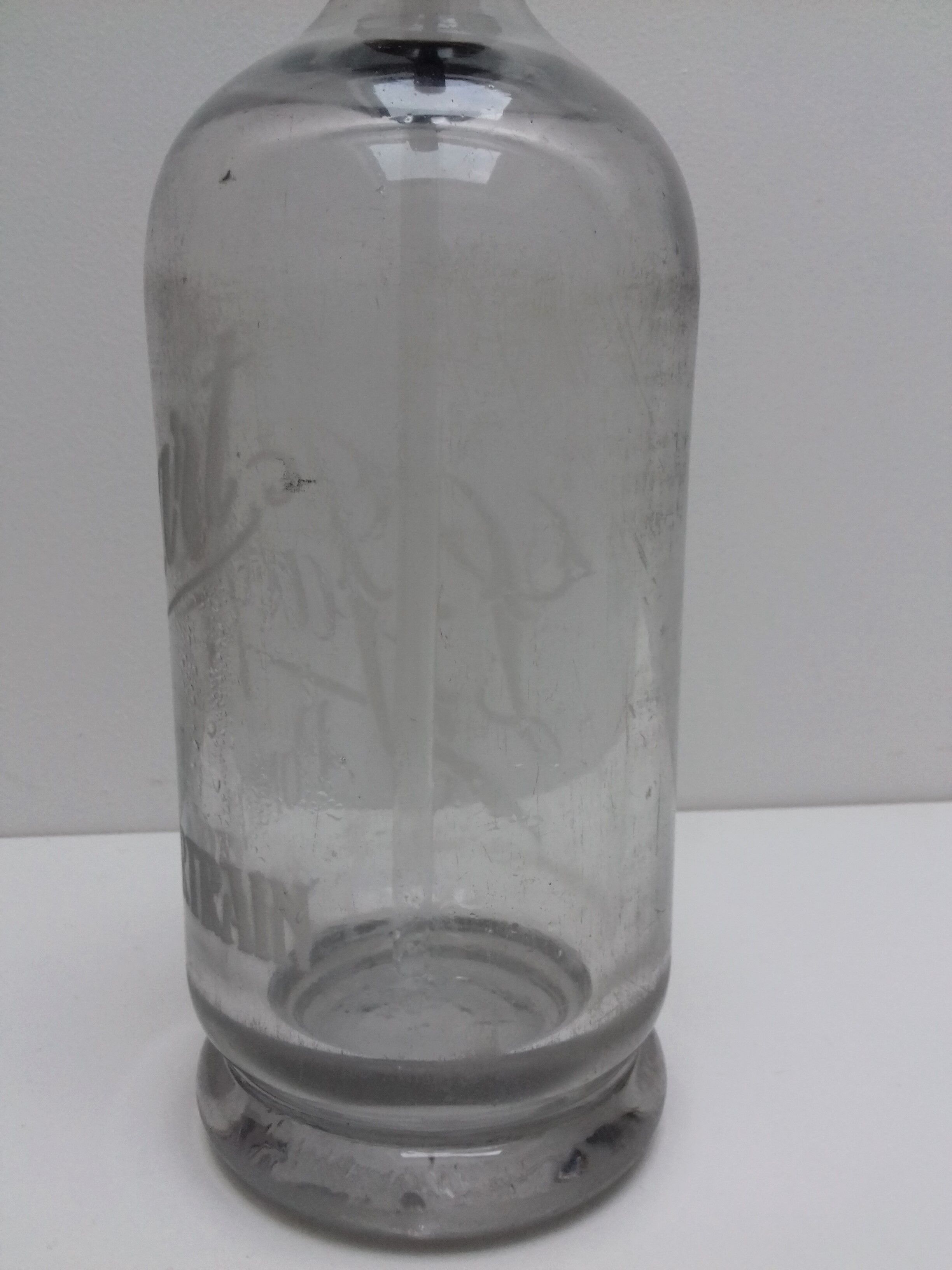 White Selt Water Siphon "JACQUART"