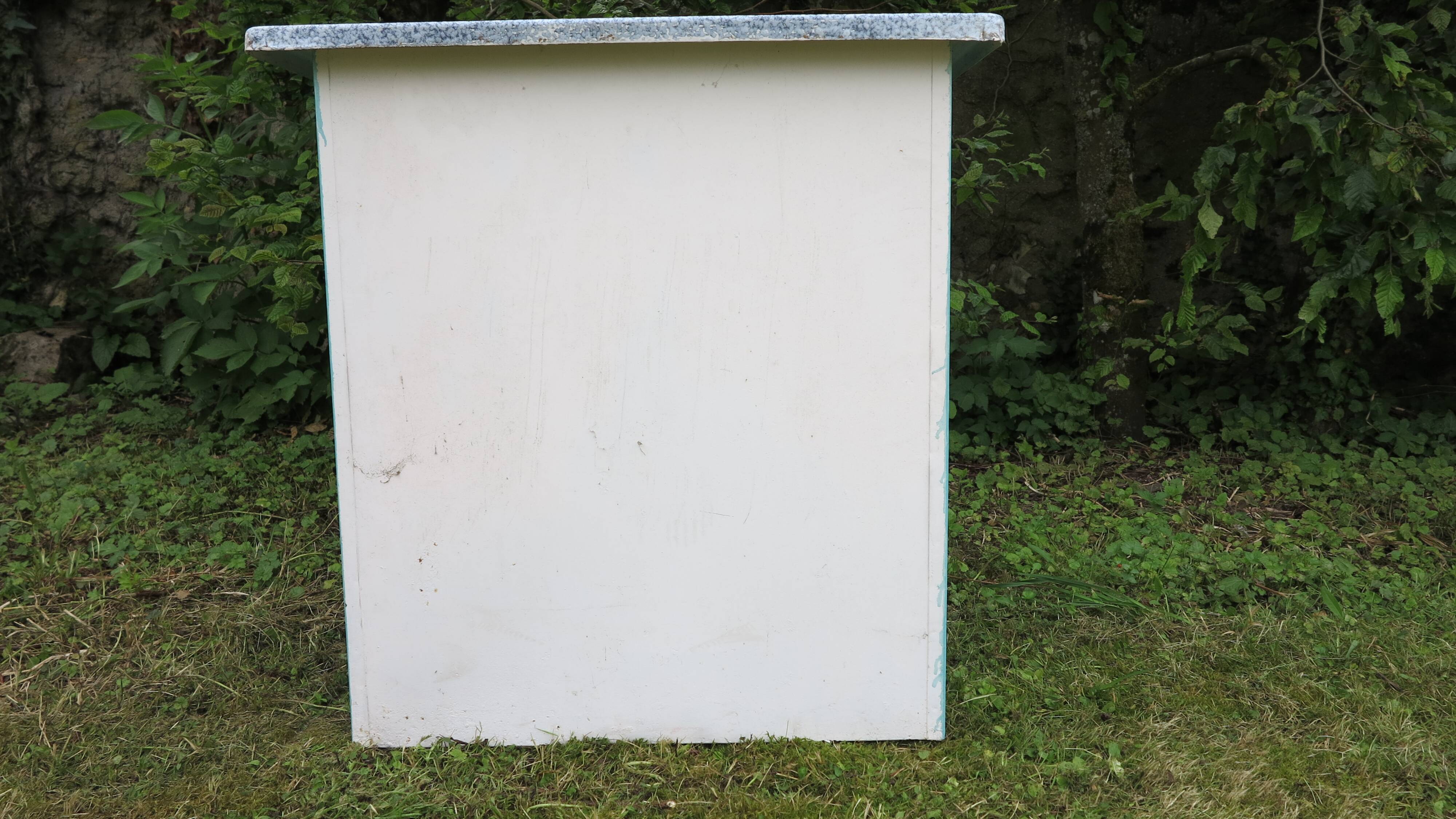 petit buffet métal à deux portes