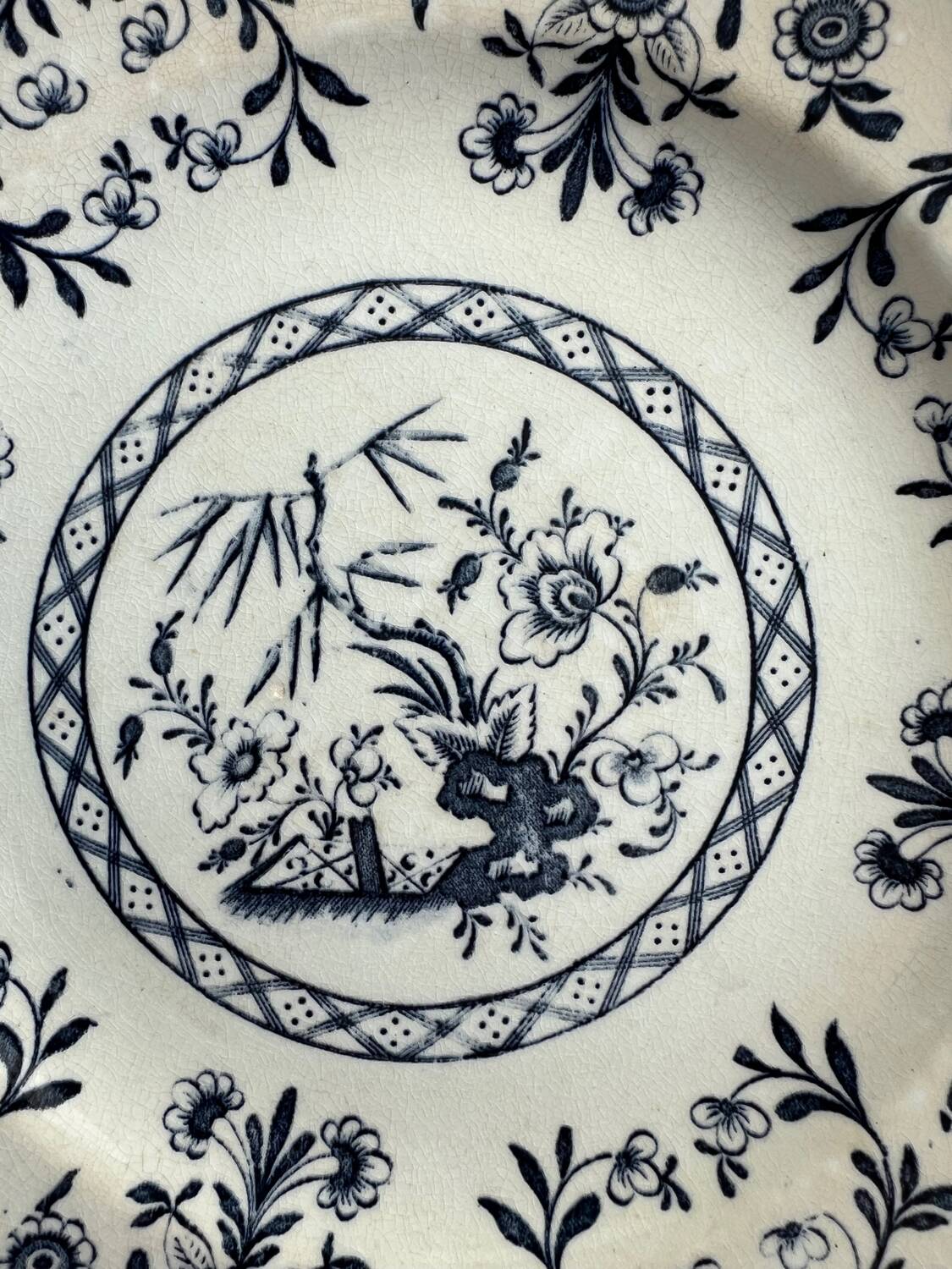 Set of five Lunéville KG Delet dessert plates.