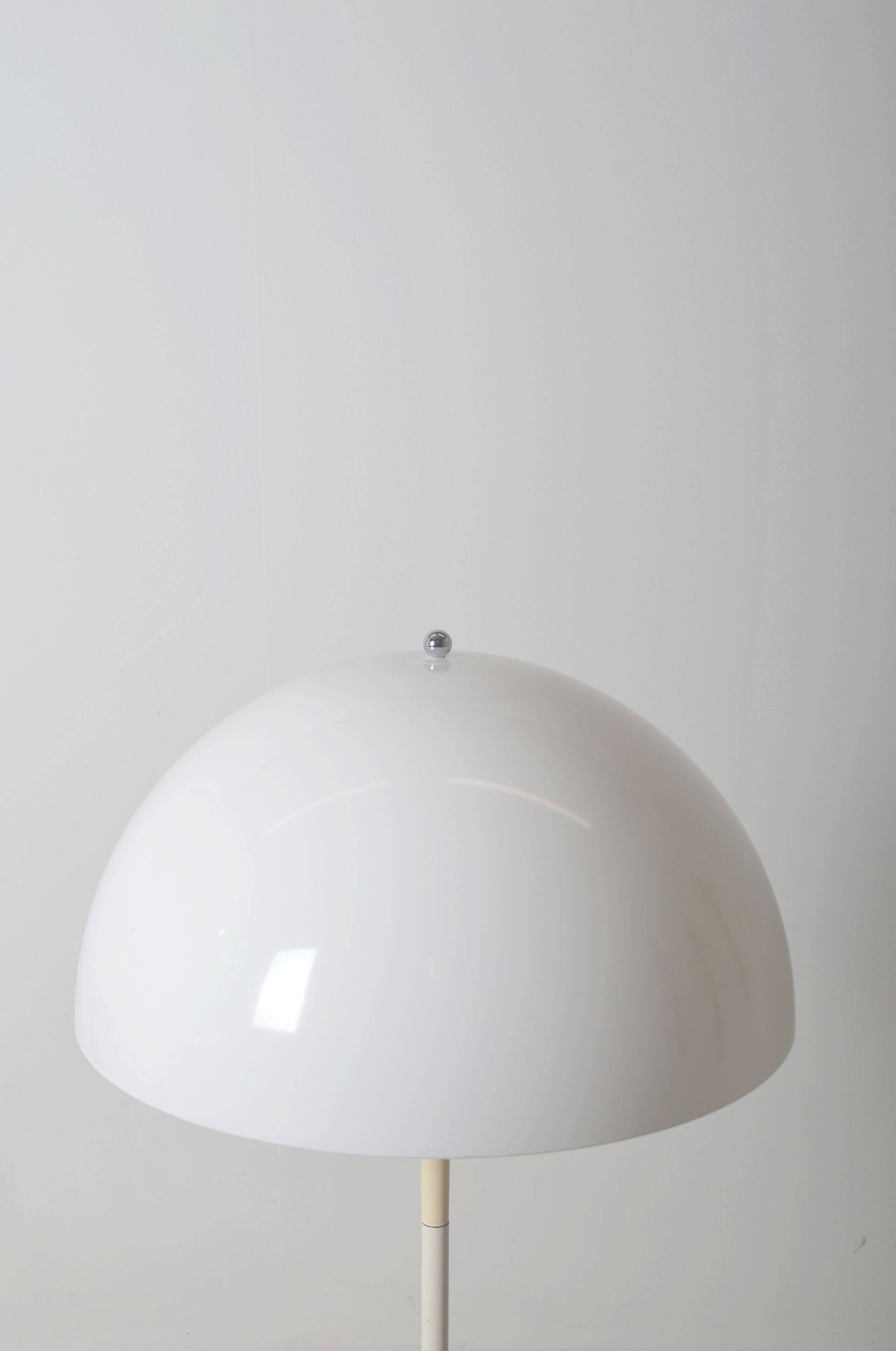 Lampe sur pied Panthella conçue par Verner Panton pour Louis Poulsen, années 1970.