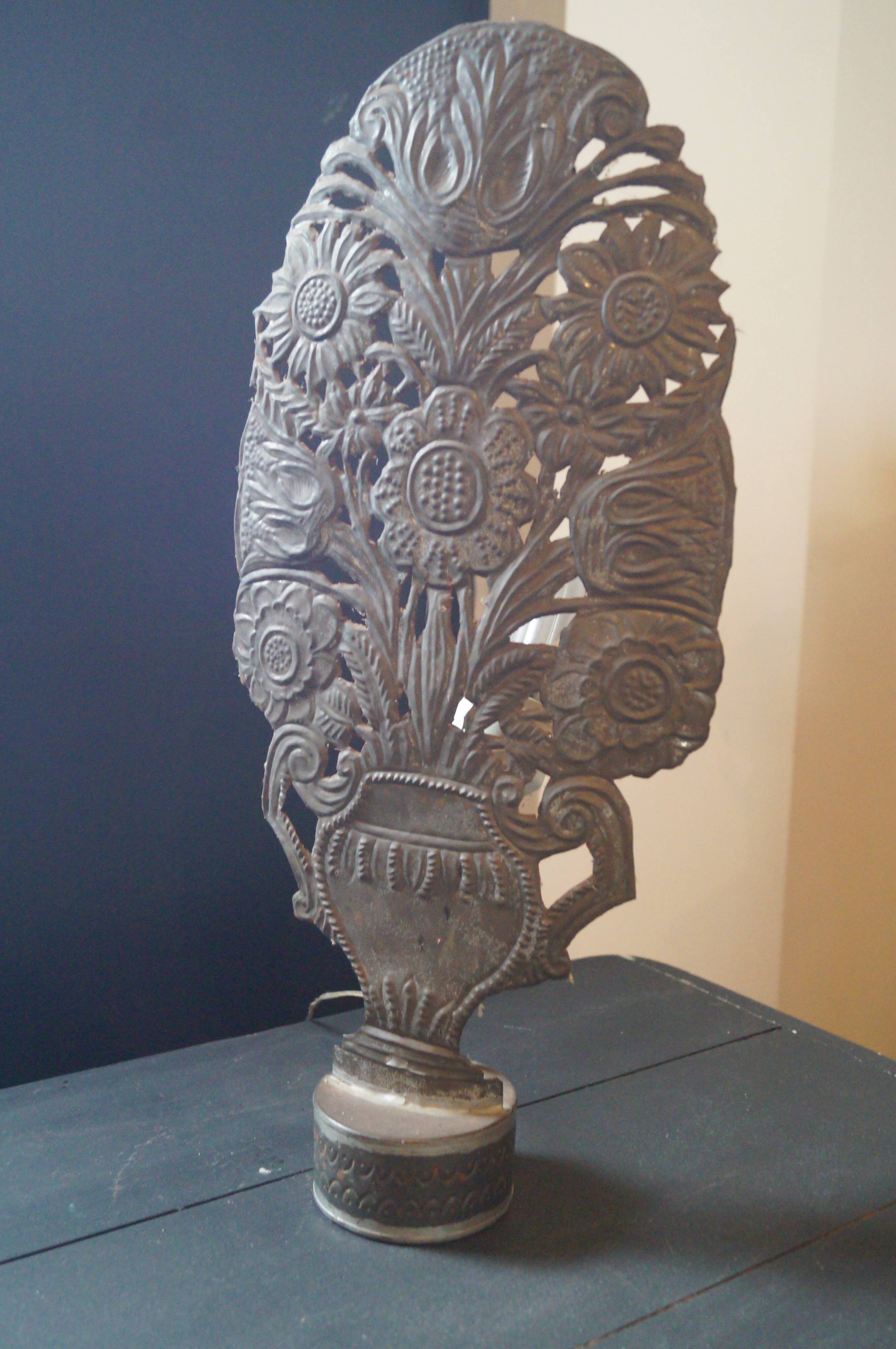 Metal lamp pushed back 1900