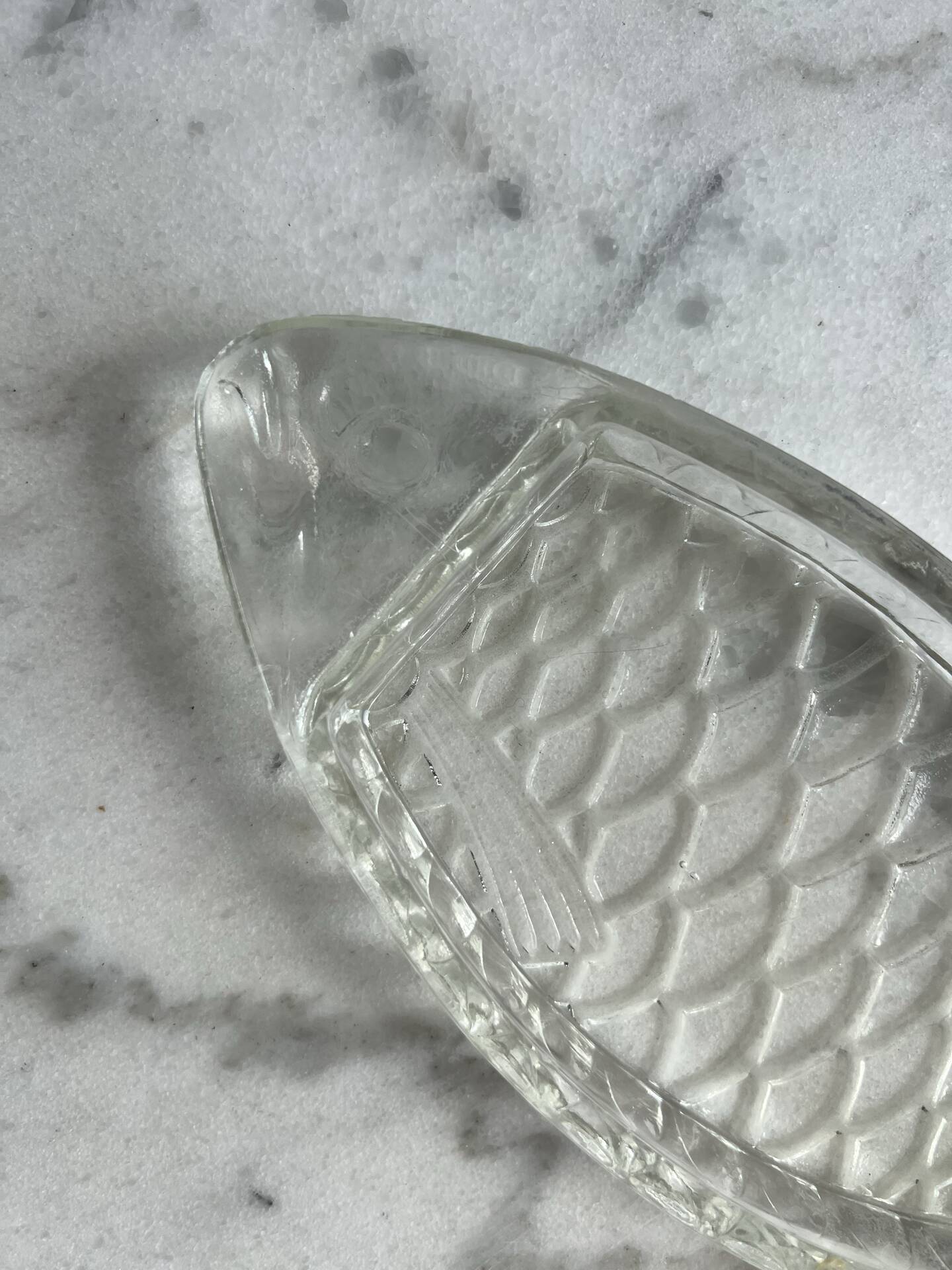 Moulded glass dish — Fish shape, raised scales