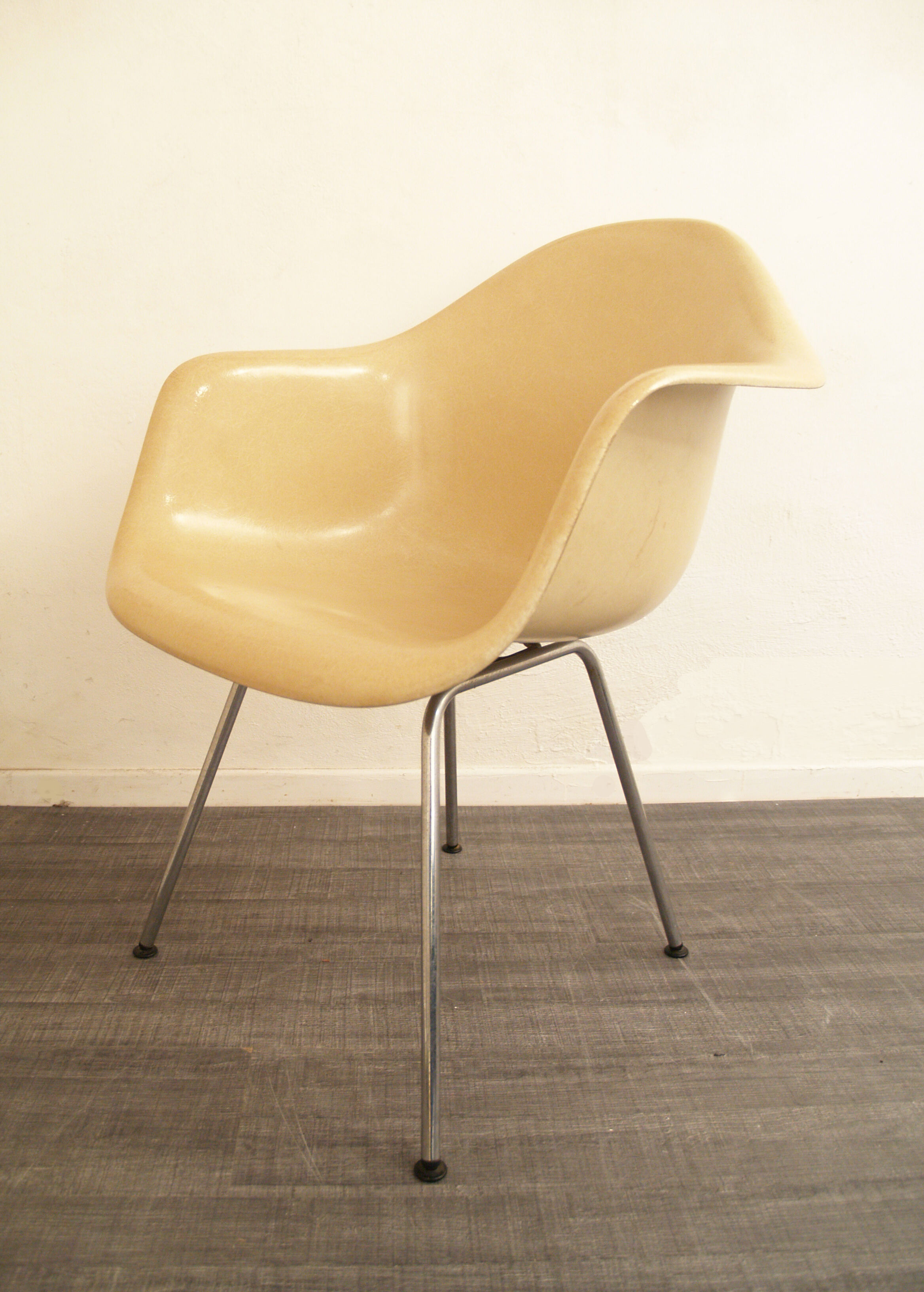 Eames Dax chair Vitra