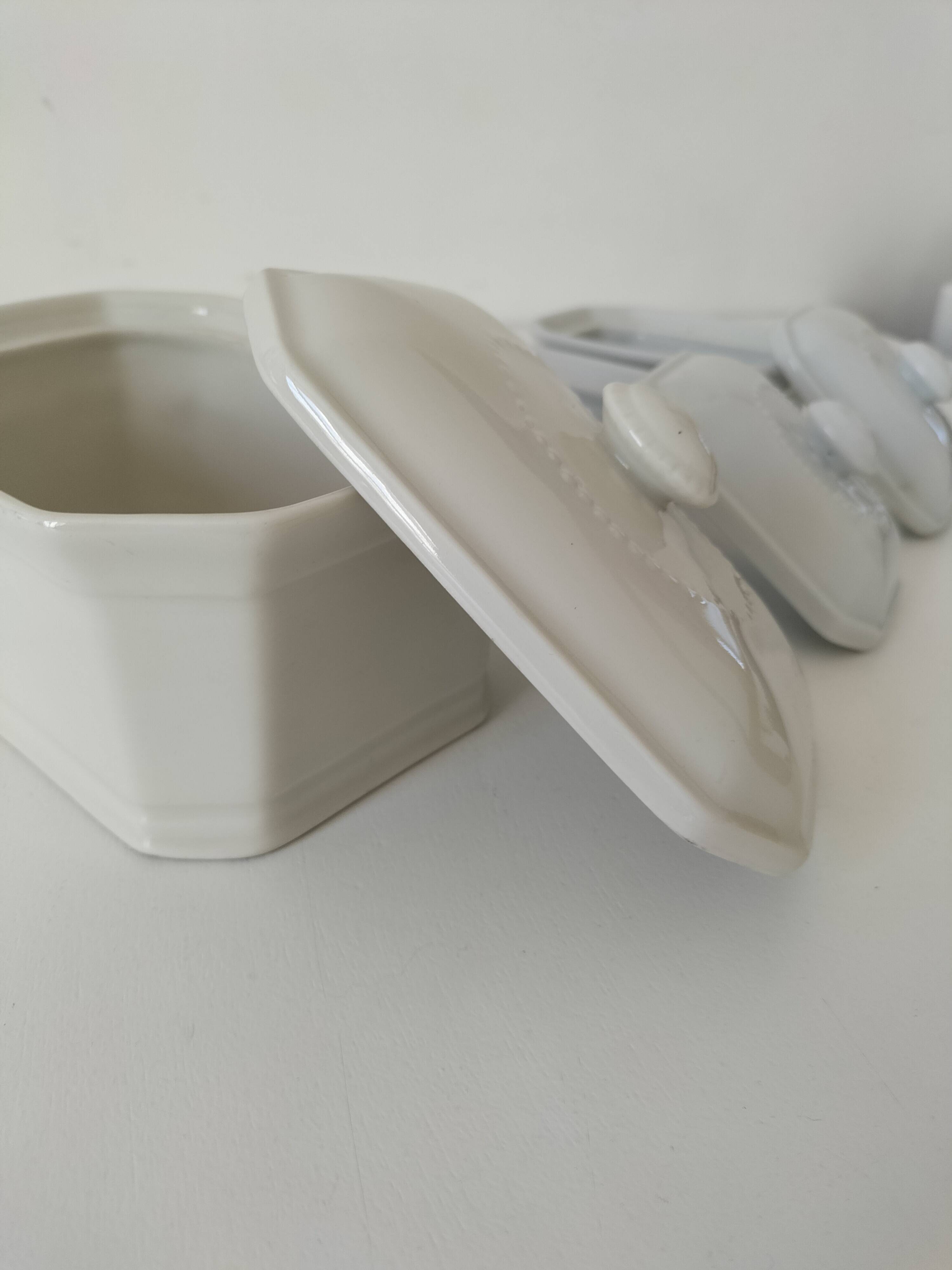 Trio de terrines Apilco porcelaine modèle perlé