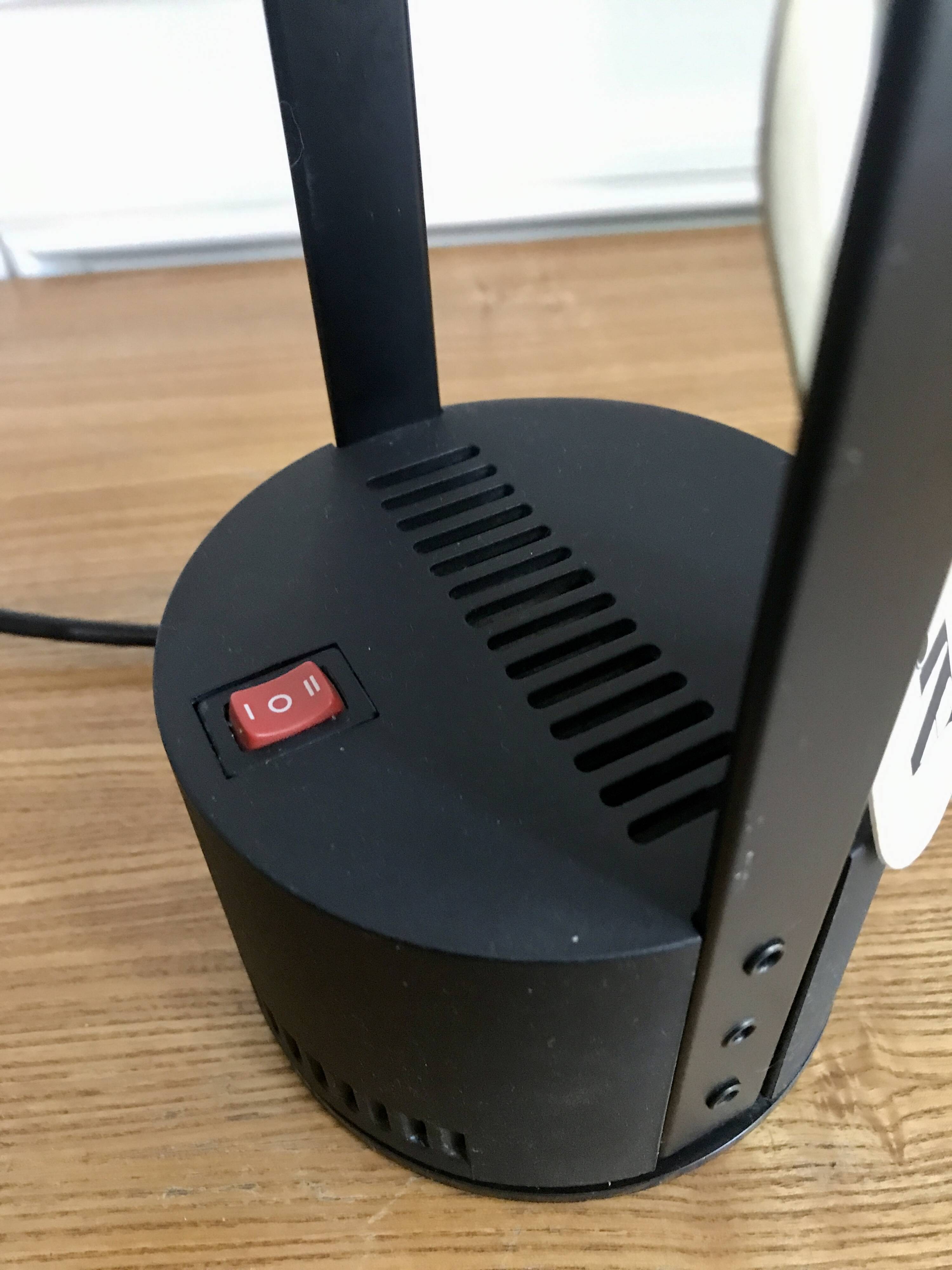 Artemide Tizio adjustable table lamp