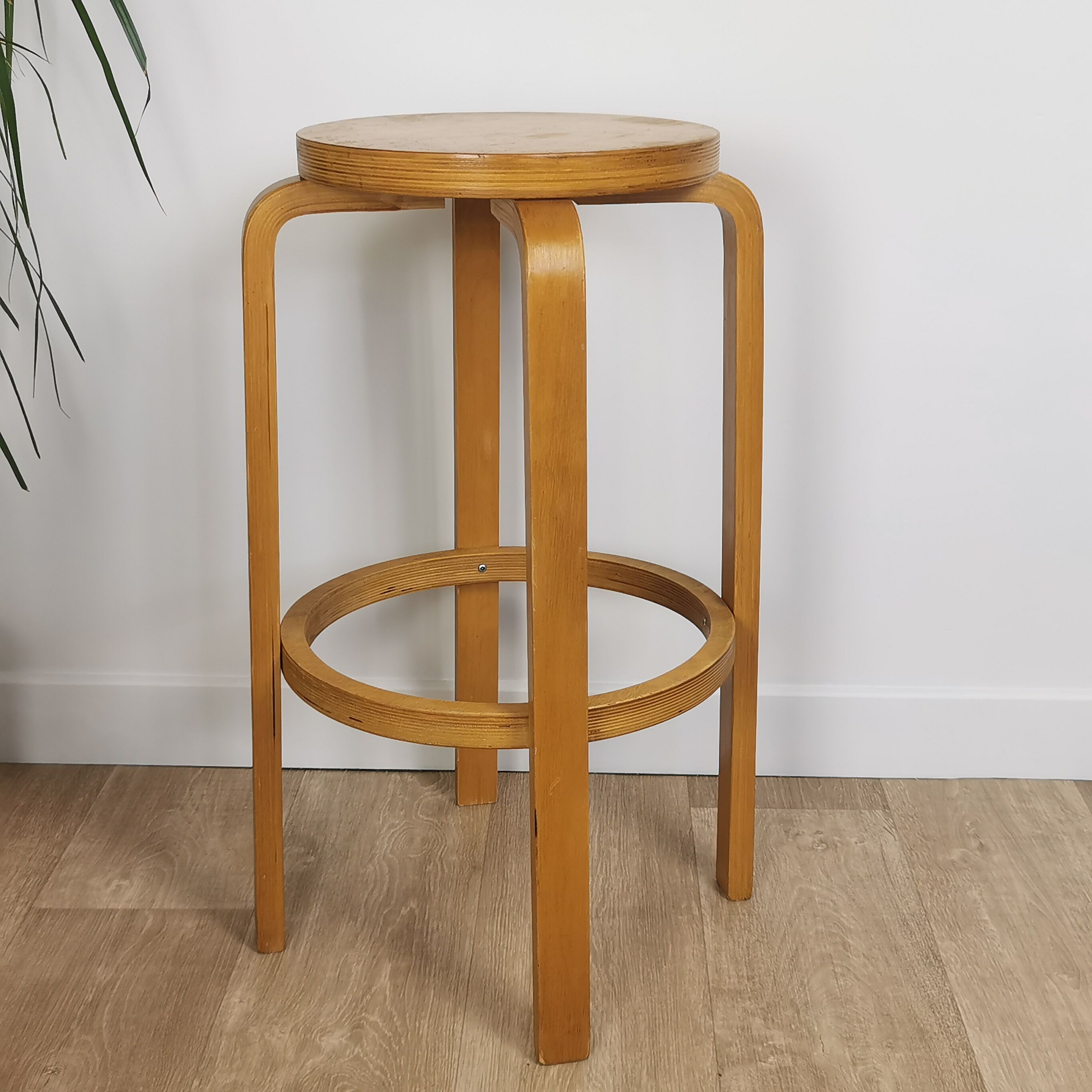 Laminated wooden stools