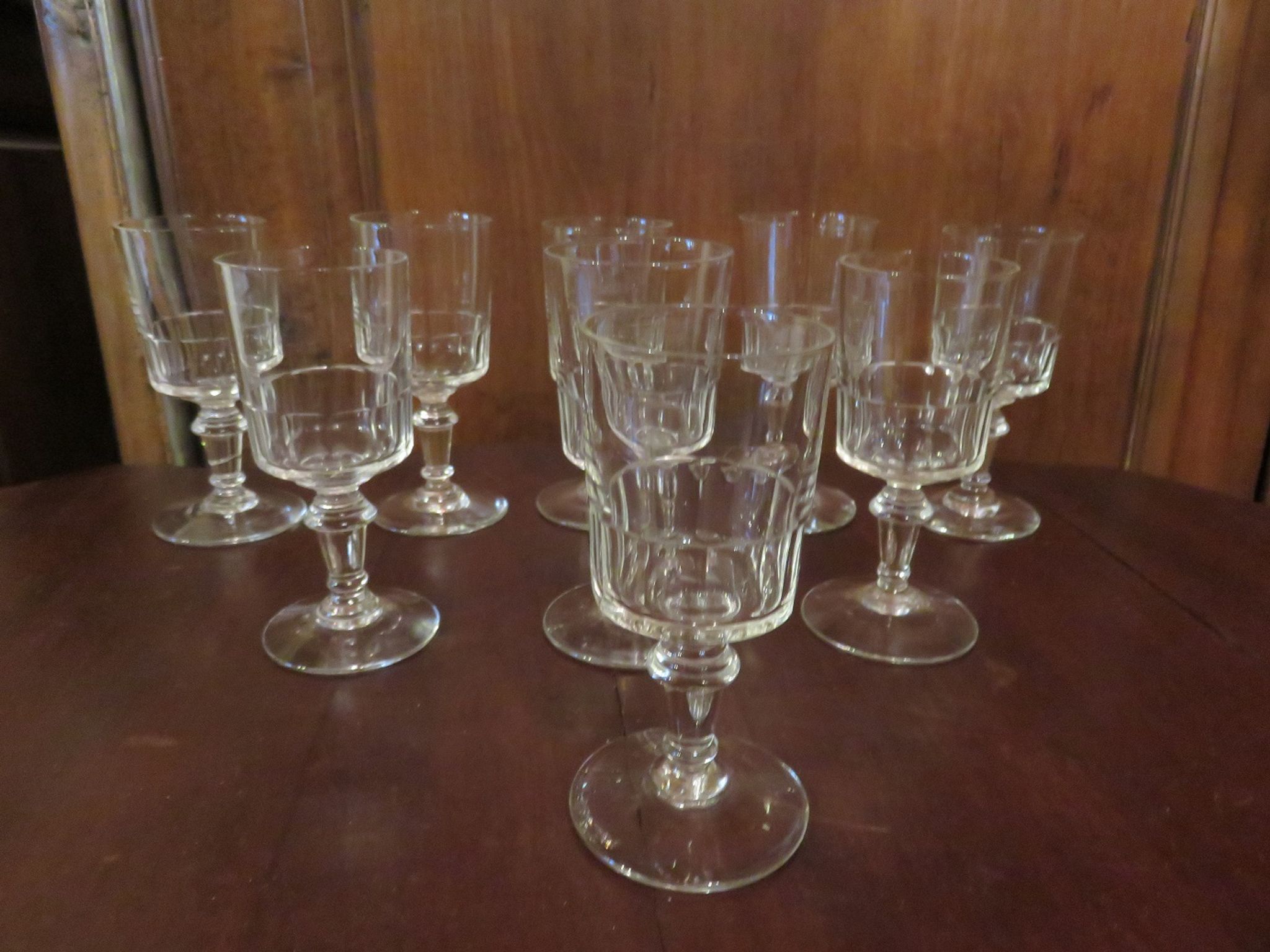 Suite de 11 verres à vin  XIX ème