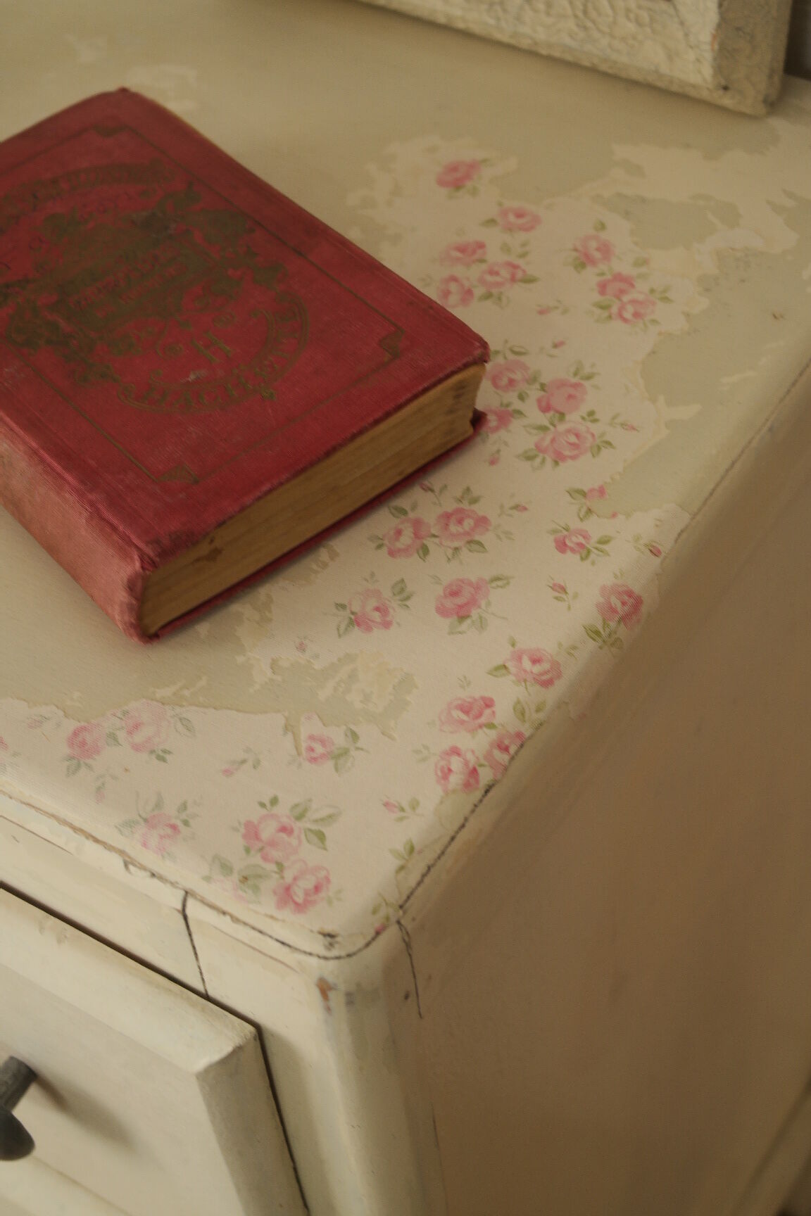 Commode art déco blanche patinée