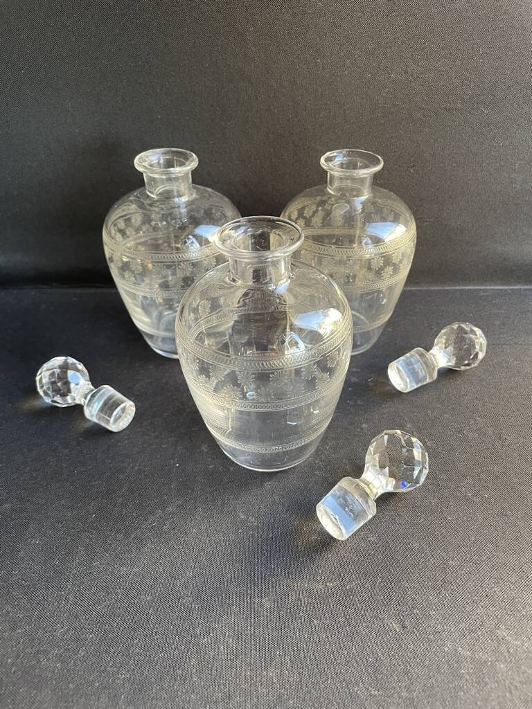 Baccarat Stars service liqueur cellar
