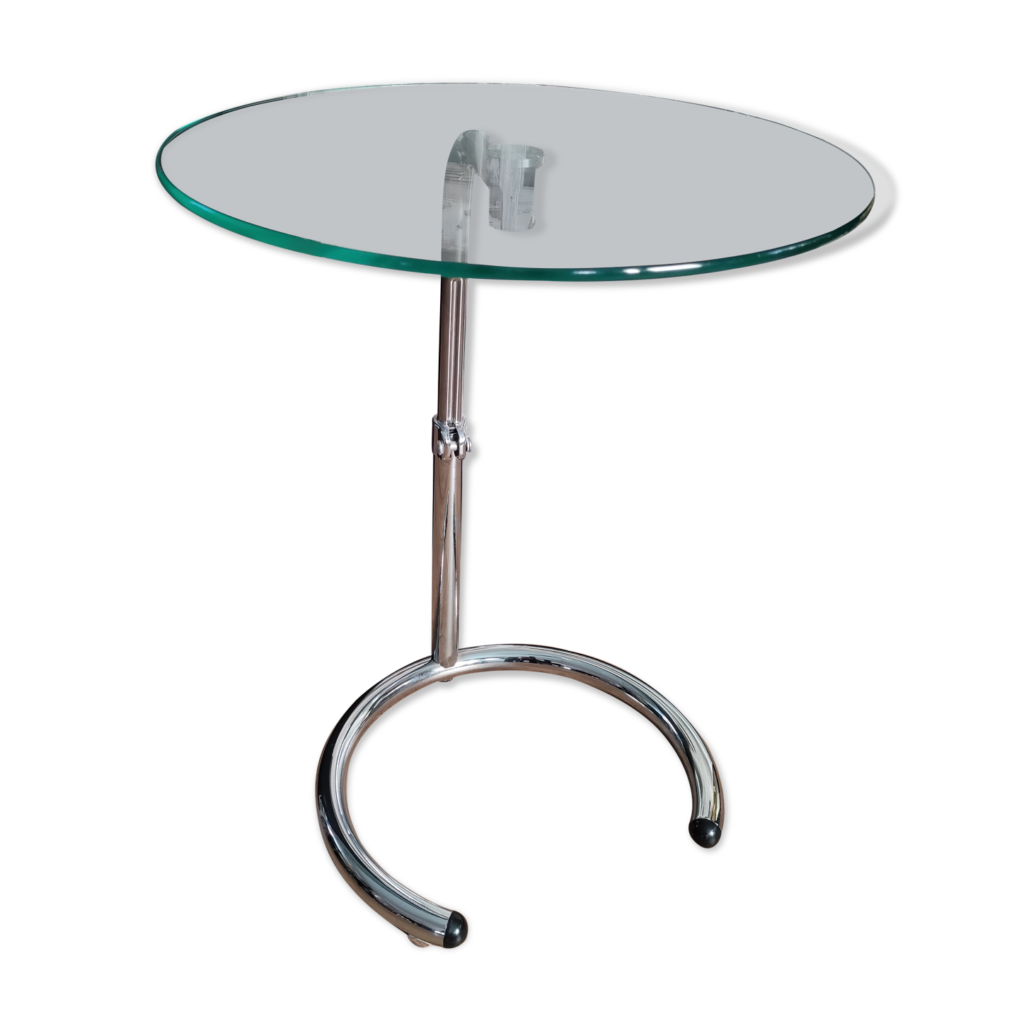 End of sofa, pedestal table, side table paget top in chrome-plated glass base