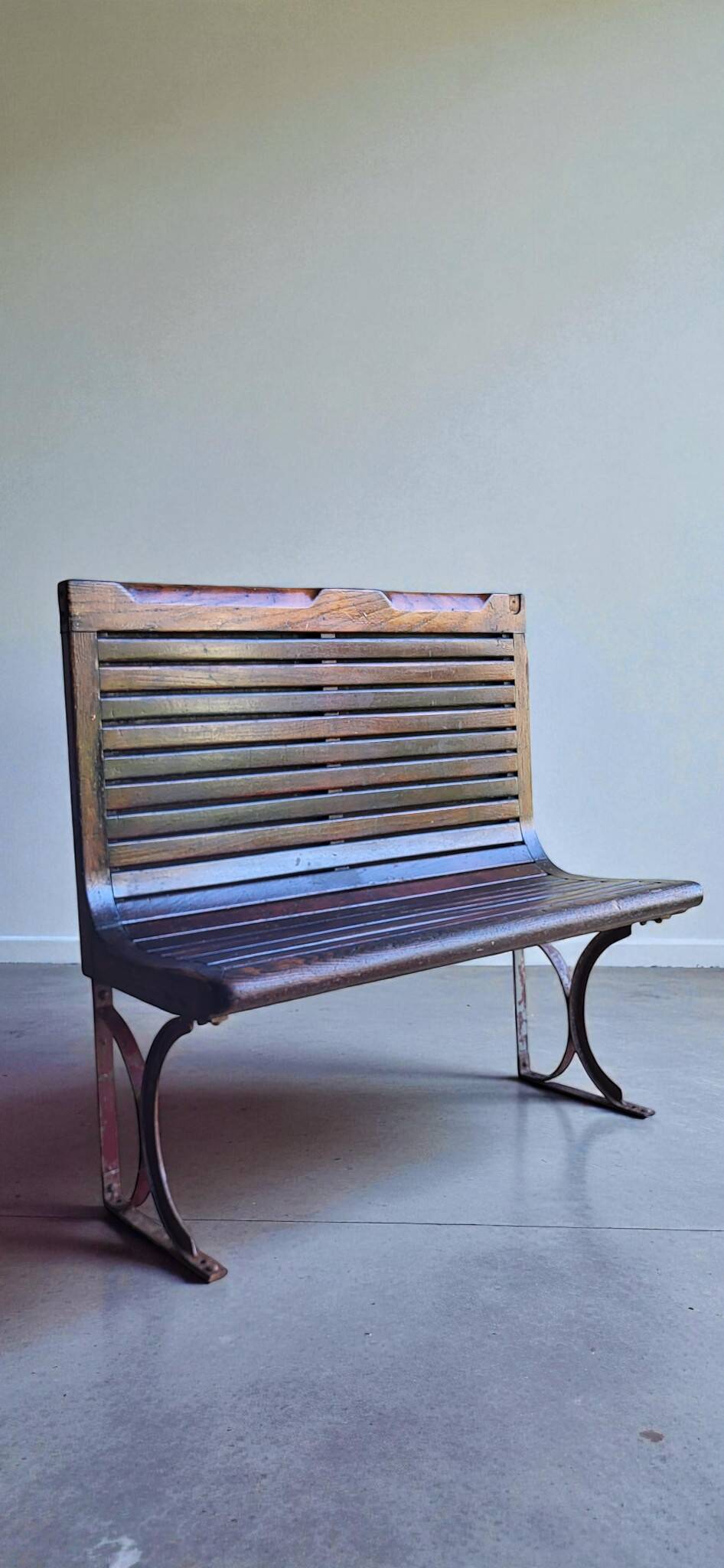 Parisian metro bench / Sprague bench from the 1930s
