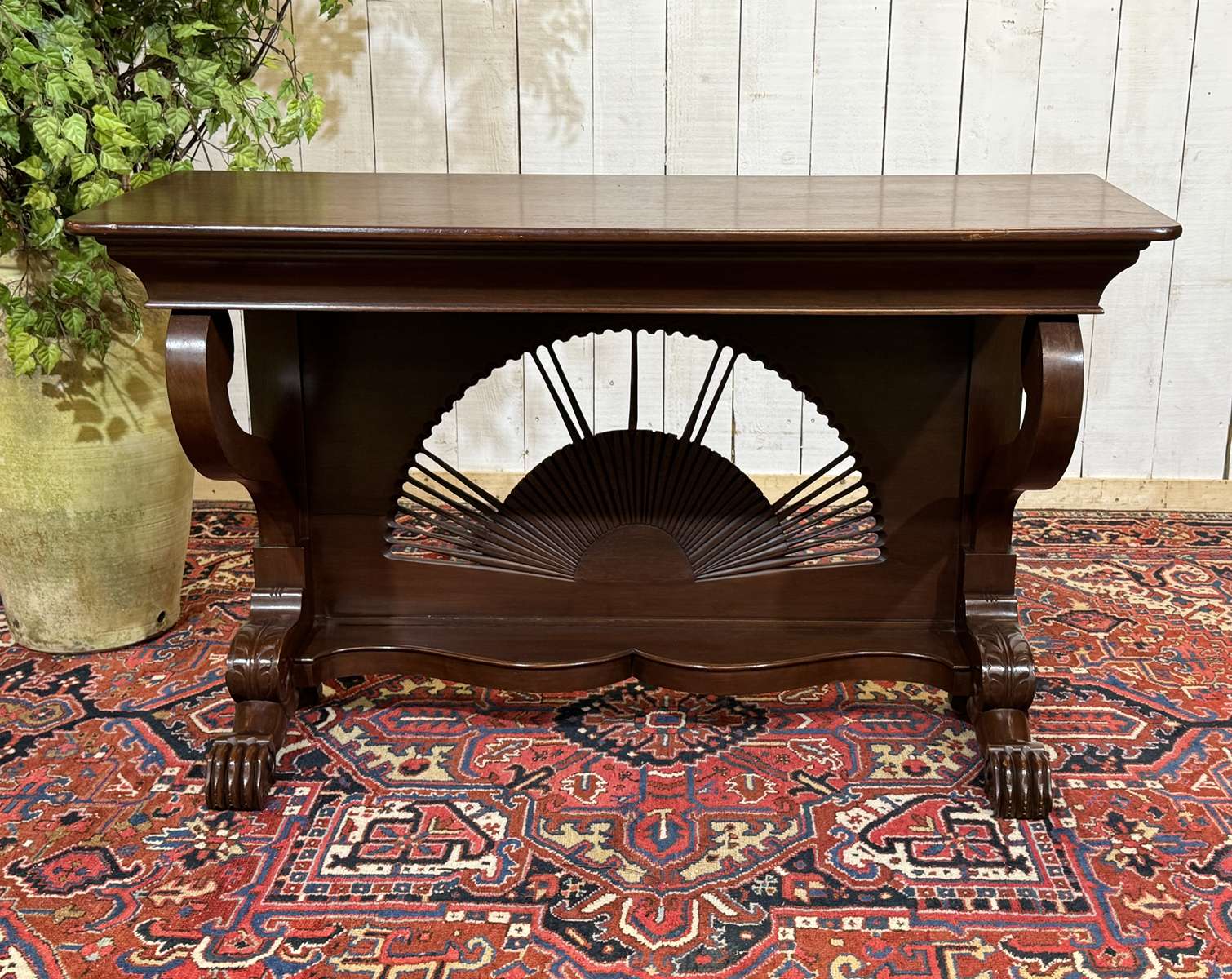 Louis Philippe console in teak from the 1950s - Indonesian craftsmanship.