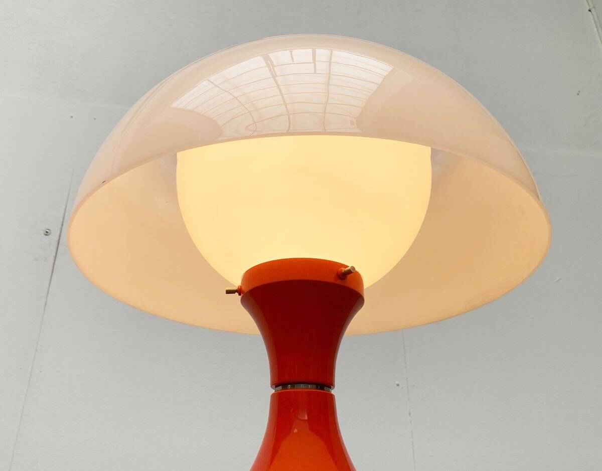 Italian table lamp from the mid-century space age by Gaetano Sciolari for Ecolight/Valenti.