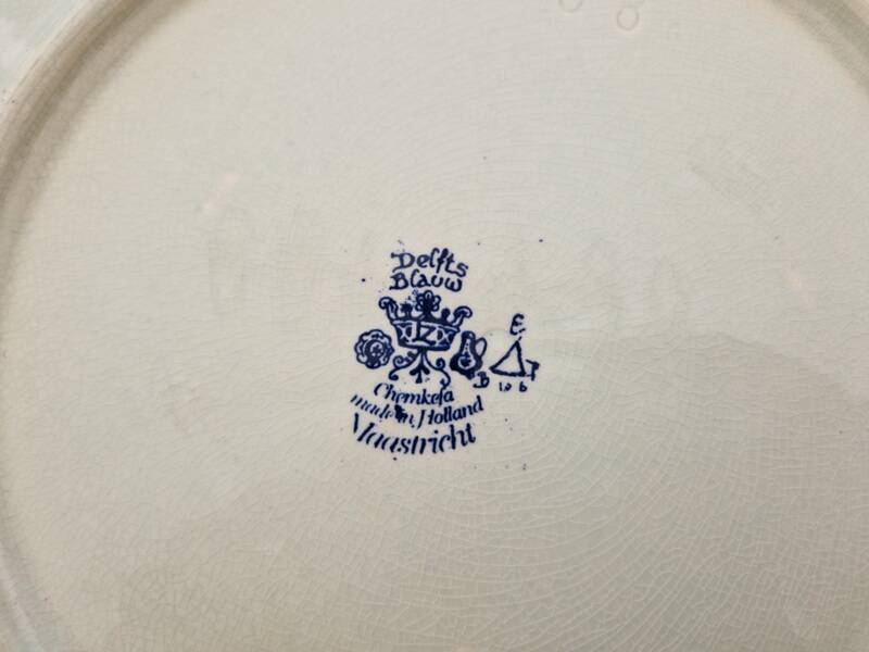 Important Delfts Blauw Chemkefa earthenware dish, Maastricht