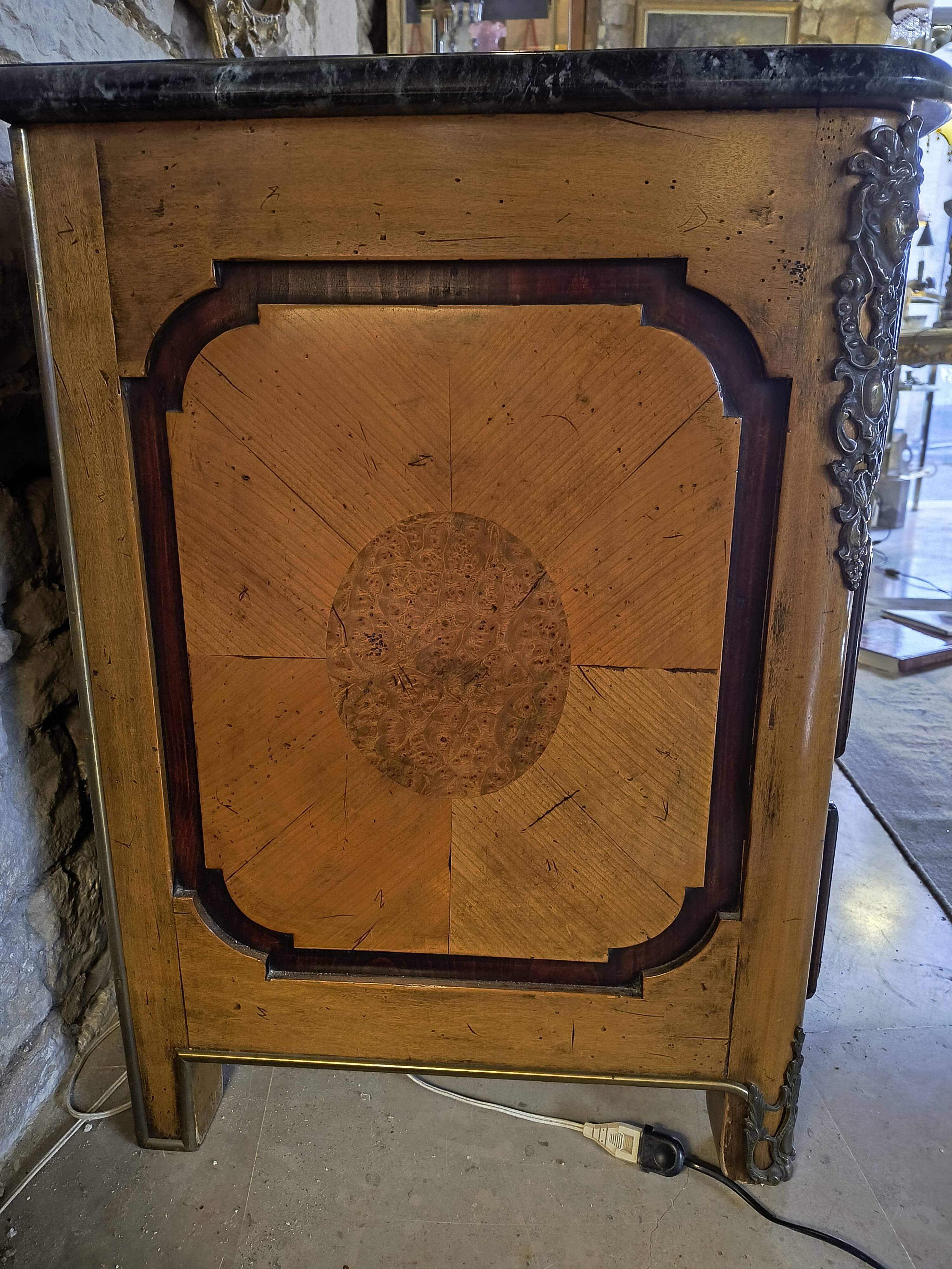 "Louis XIV" style commode with green Alpine marble and walnut burl.