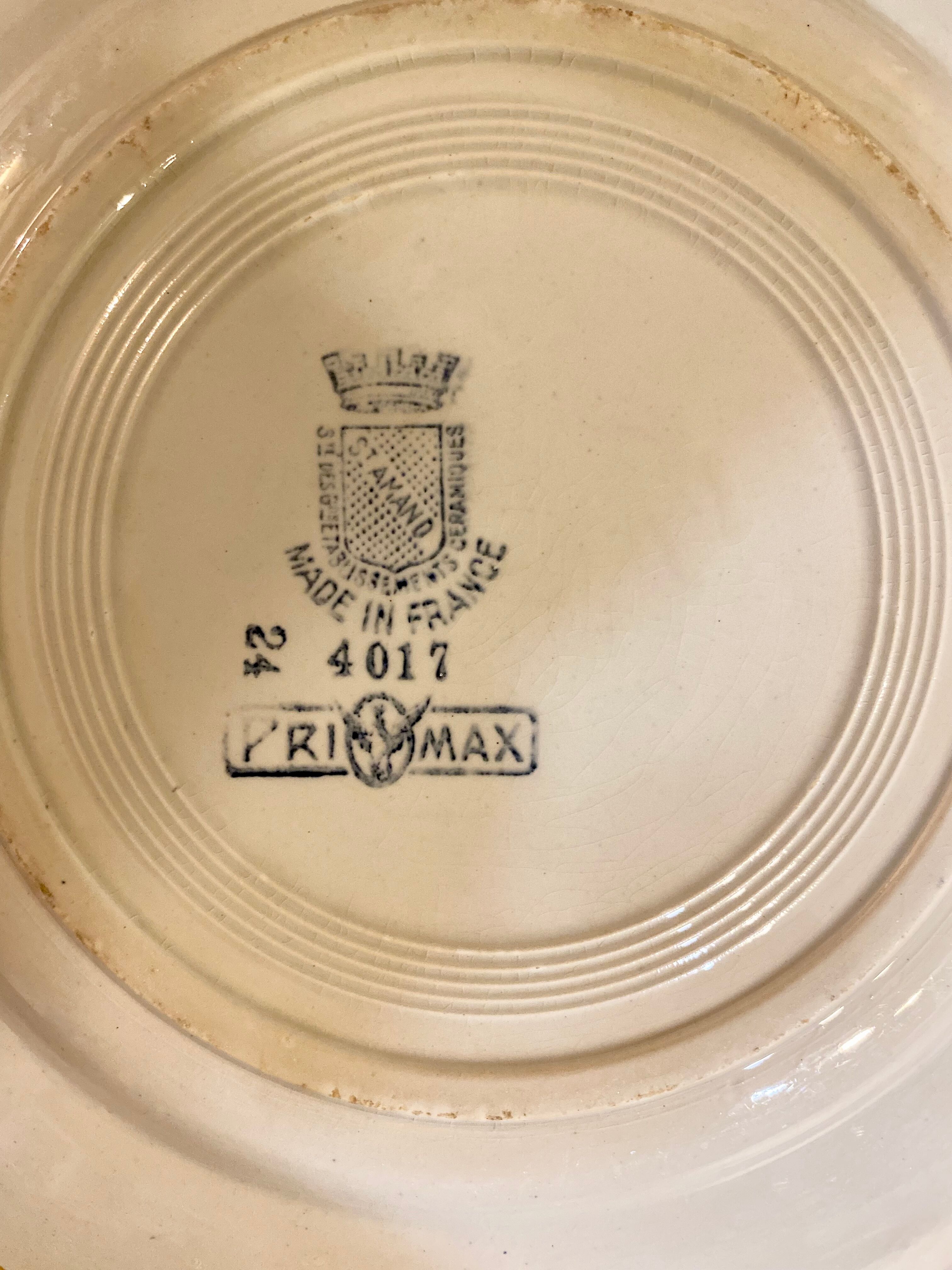 6 Saint Amand plates
