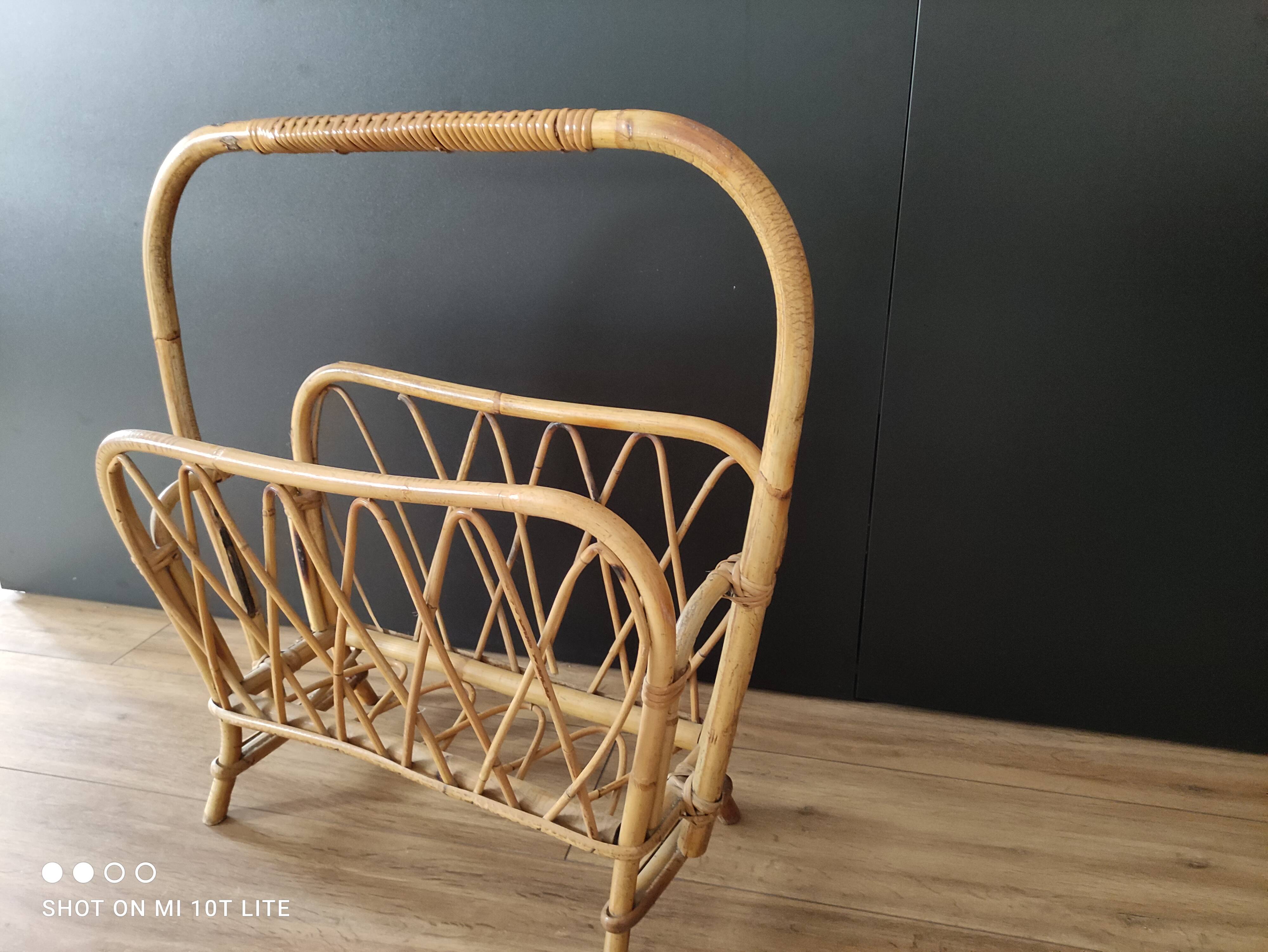 Vintage magazine holder 60s in rattan honey light