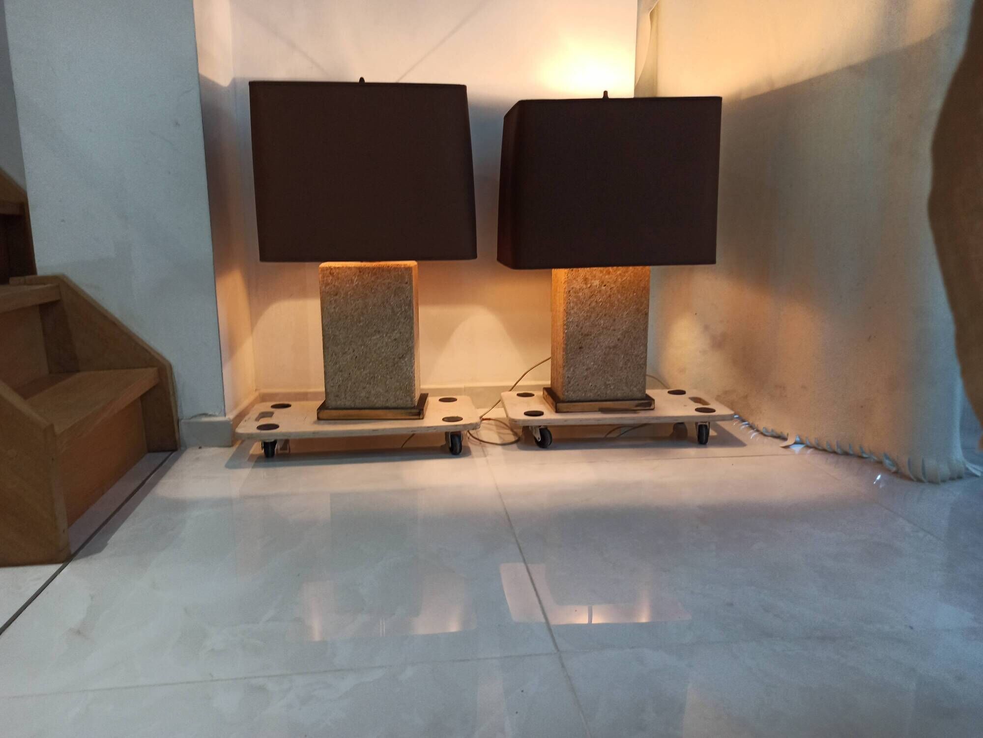 Imposing pair of lamps in Burgundy stone and brass art deco period