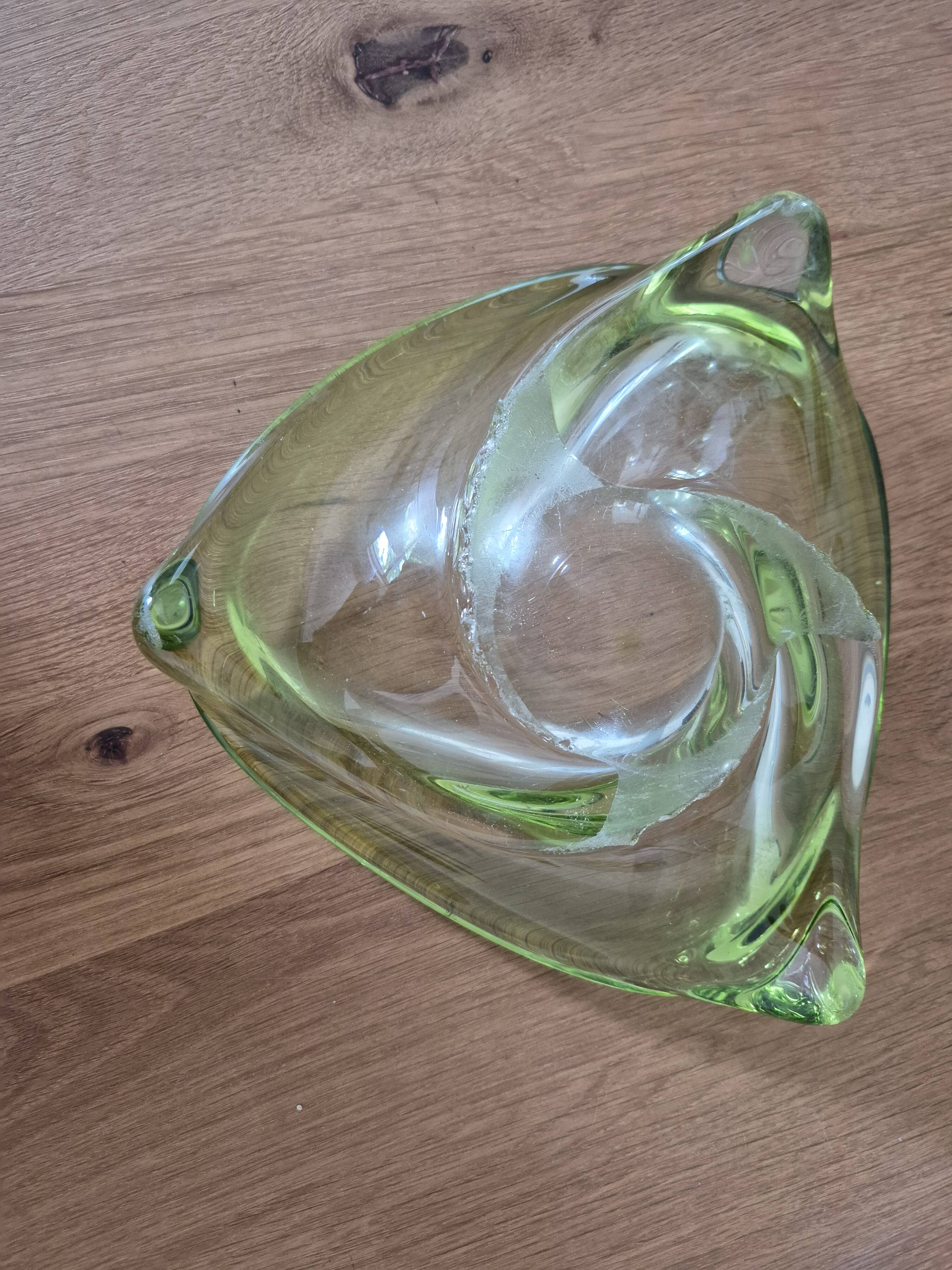 Art Deco ashtray in cut anise crystal