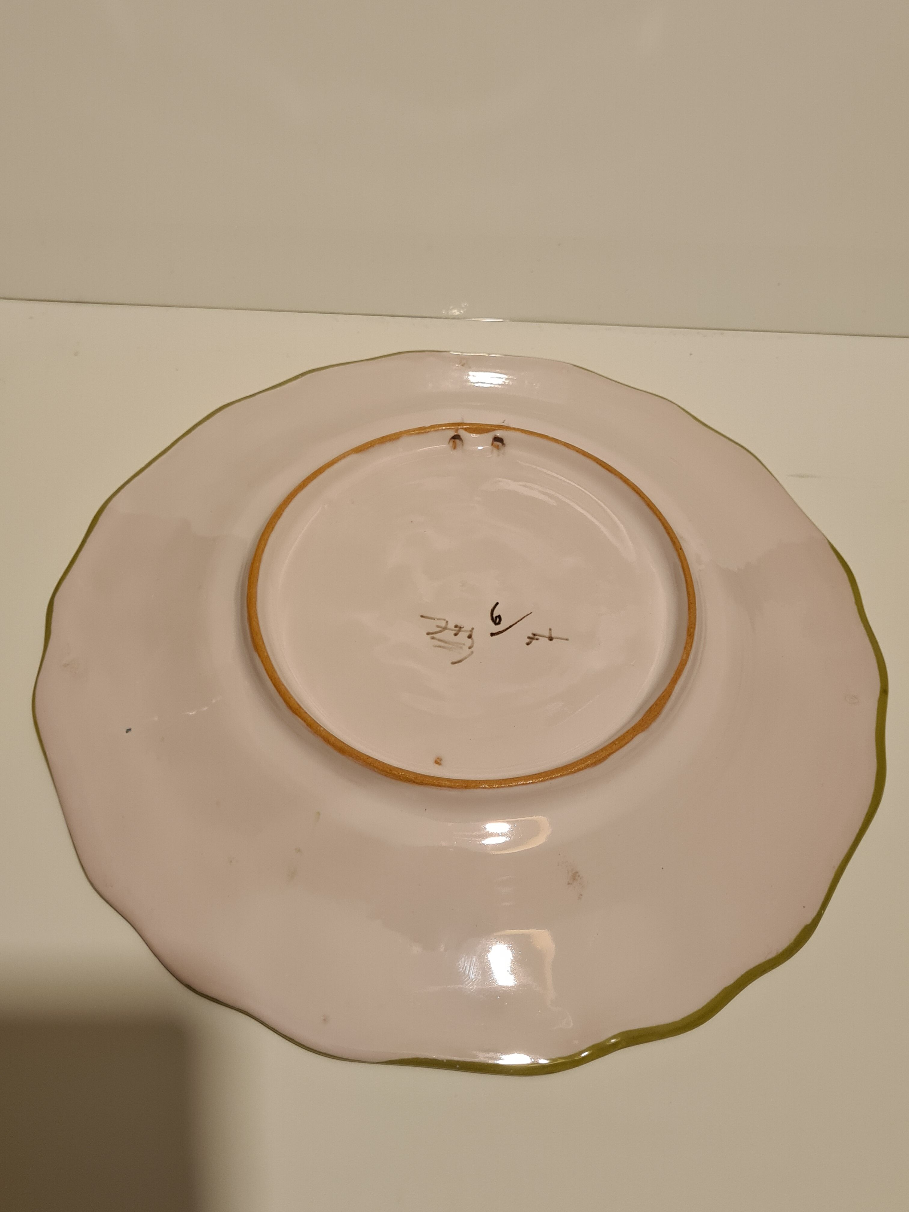 Decorative plate Moustier decoration birds