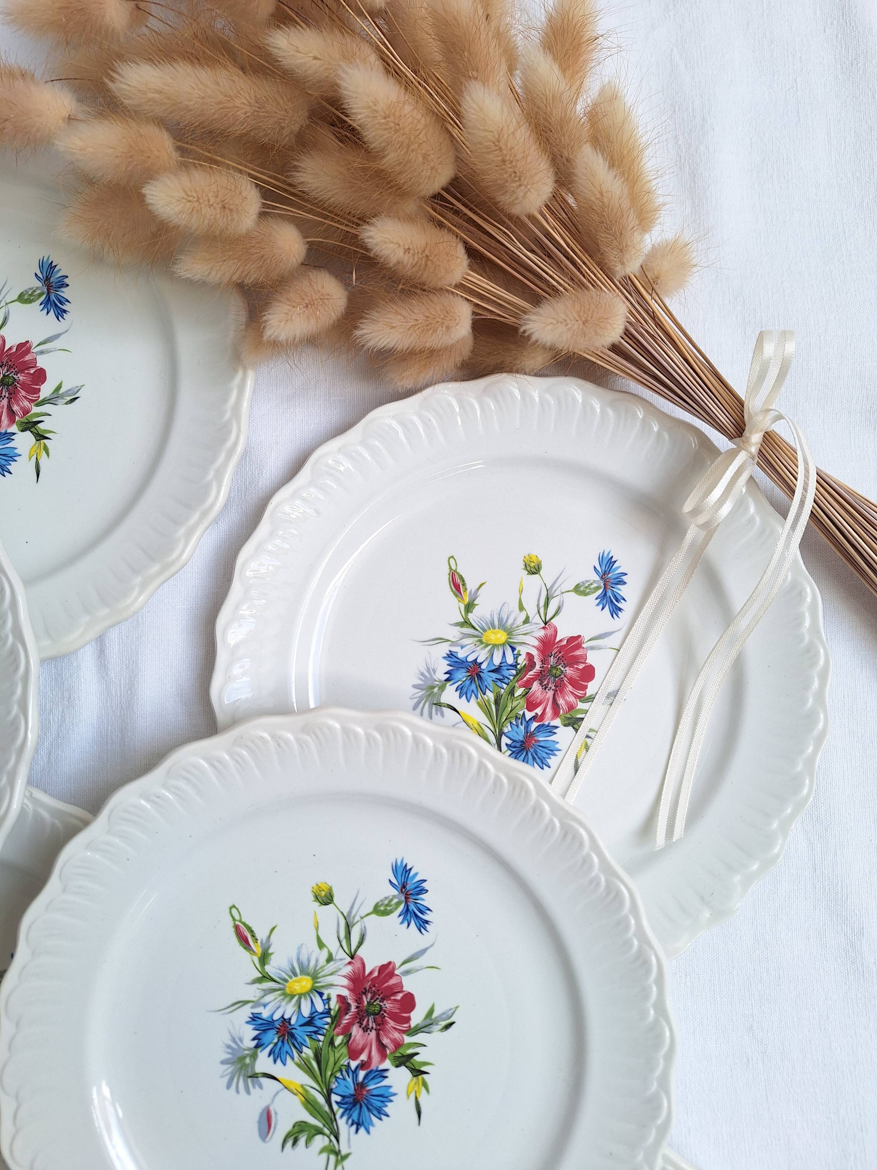 Assiettes à desserts à fleurs vintage
