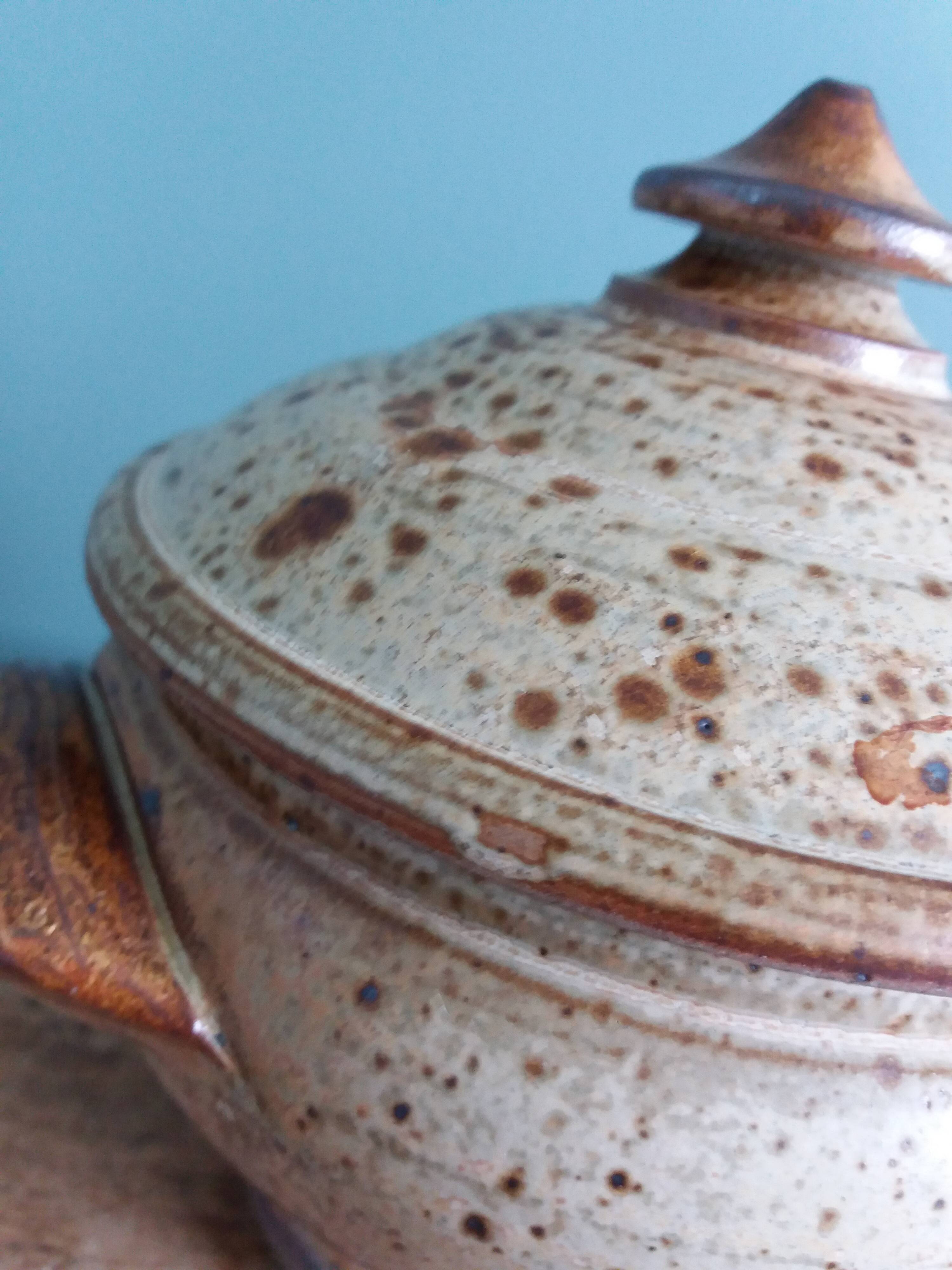 Covered sugar bowl in Puisaye stoneware signed Jean-Pierre Prud'homme