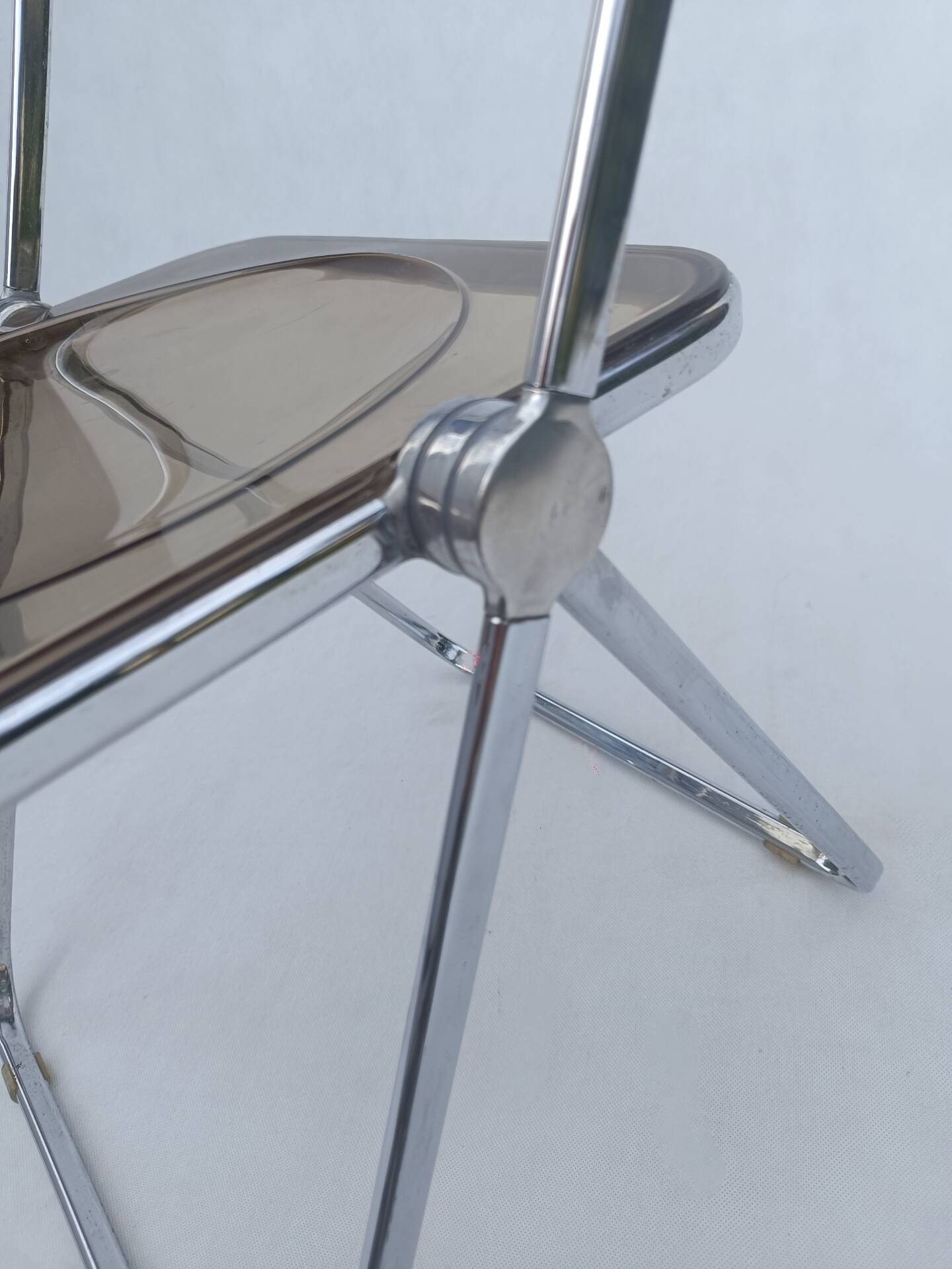 Plia folding chair by Giancarlo Piretti for Castelli