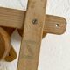 Paire de porte-manteaux accordéon en bois