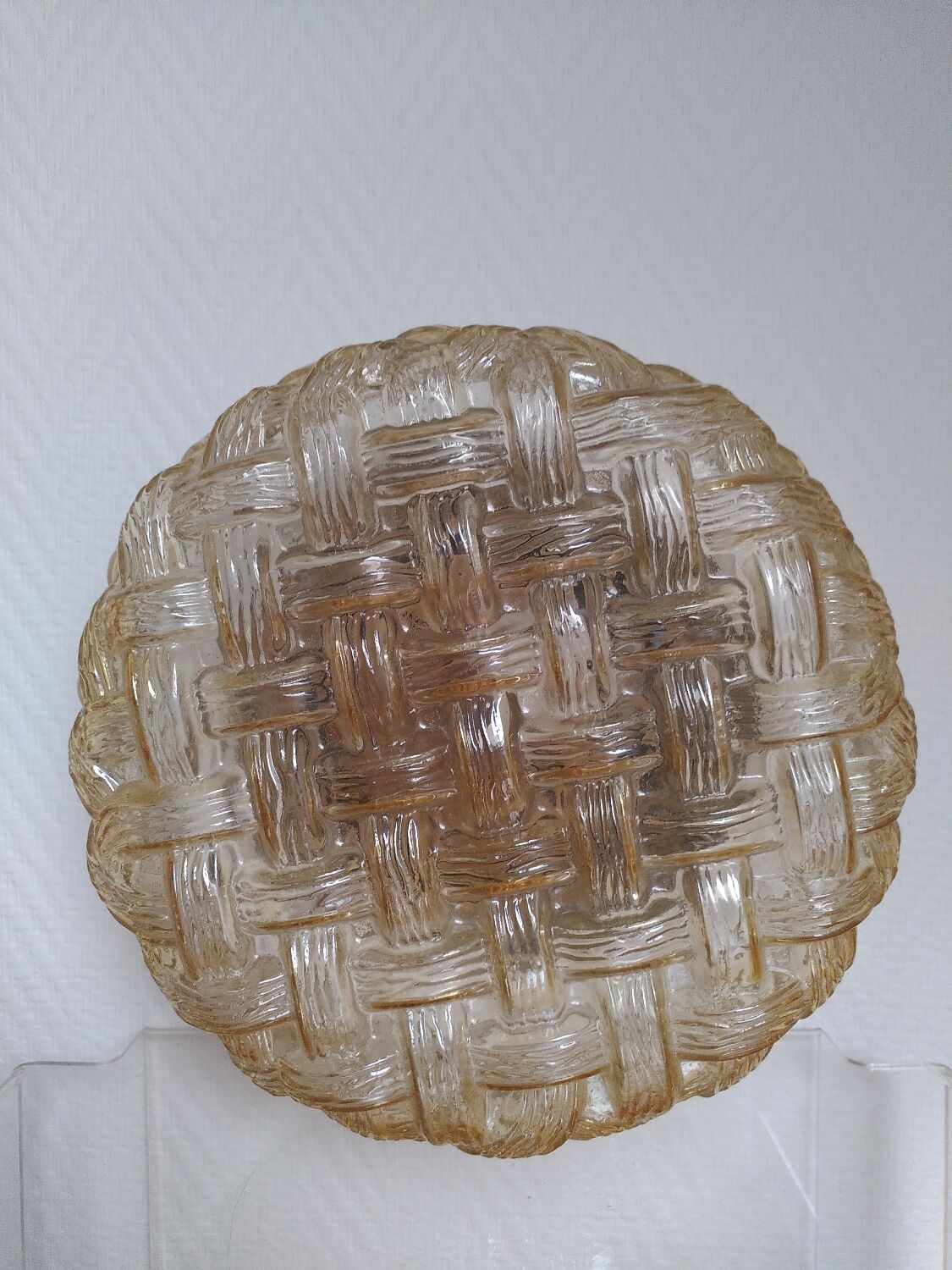 Wall-ceiling light in amber woven glass