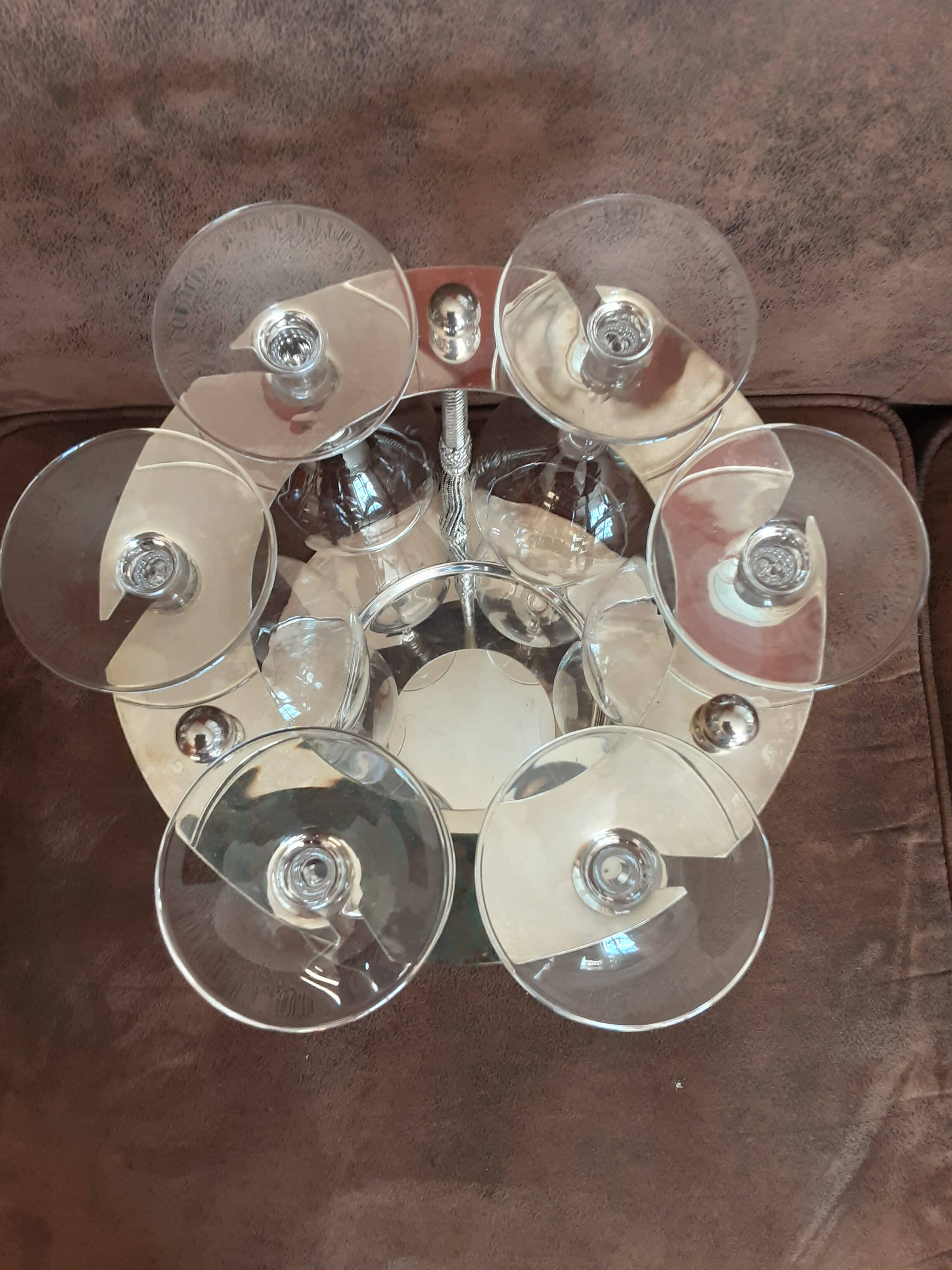 Metal support with crystal stem glasses