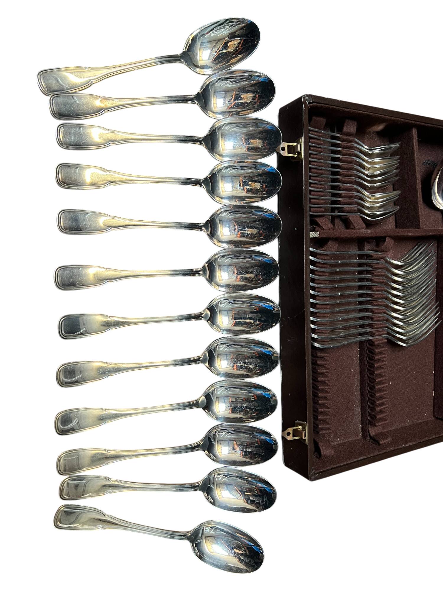 Silver metal cutlery set