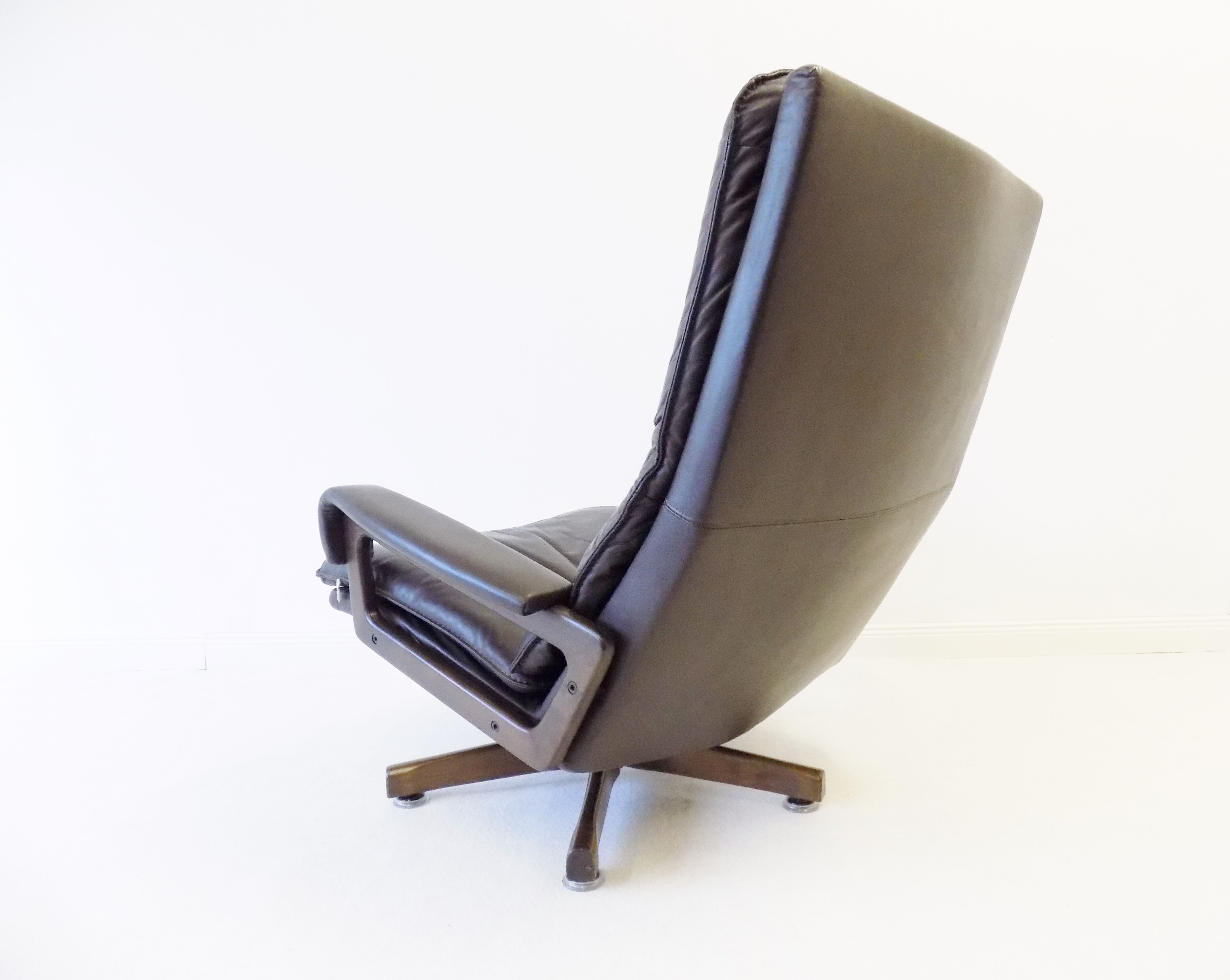 Strässel King chair brown leather armchair by Andre Vandenbeuck for WK