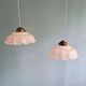 Duo de suspensions en opaline festonnée rose, années 1920-30