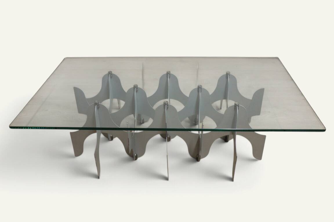 Minimalist sculptural coffee table in metal and glass – 1970