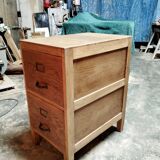 Workbench for freestanding use, lightened