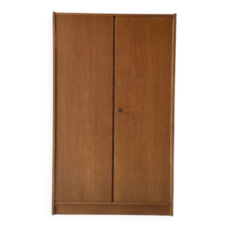 Armoire vintage
