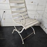Ancien fauteuil de jardin en fer forgé et bois
