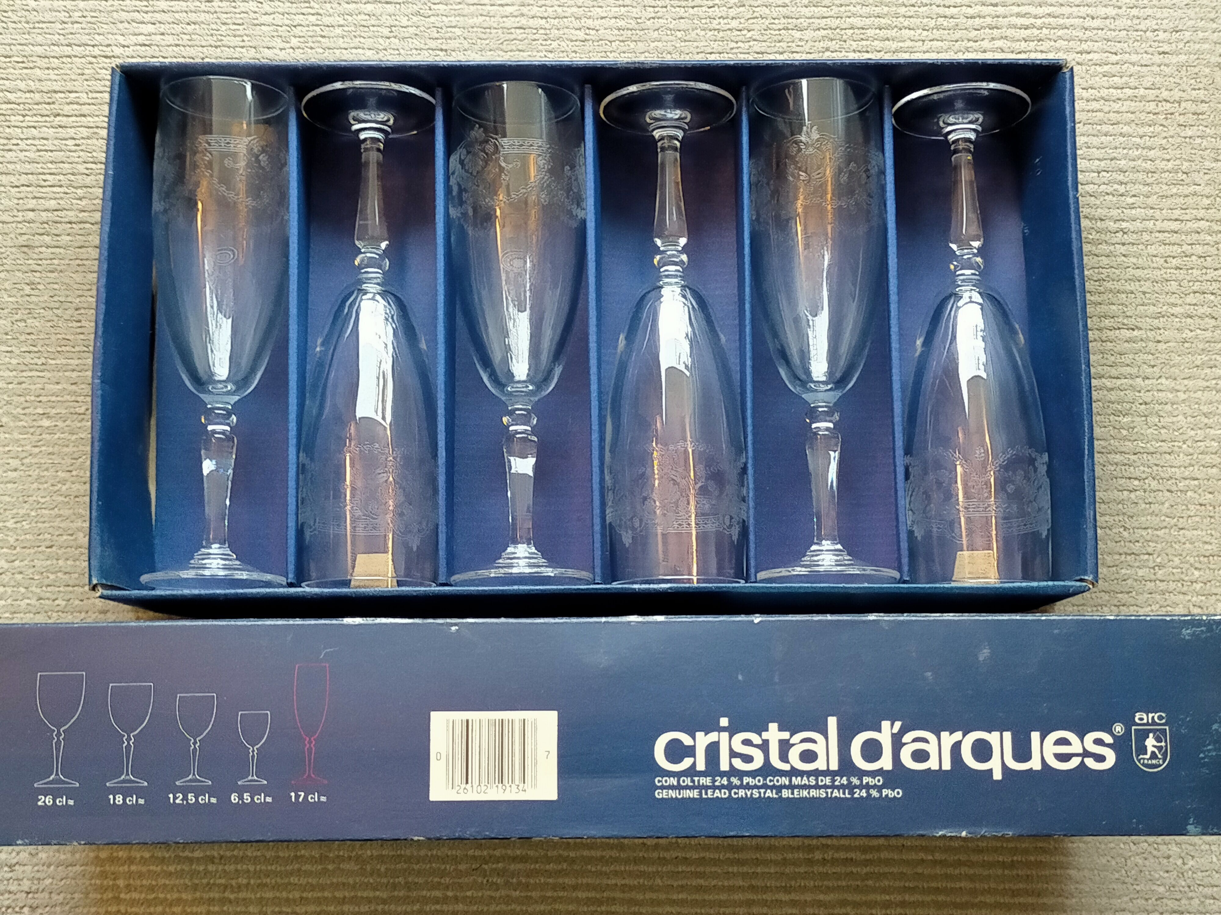 Lot of six glasses of champagne