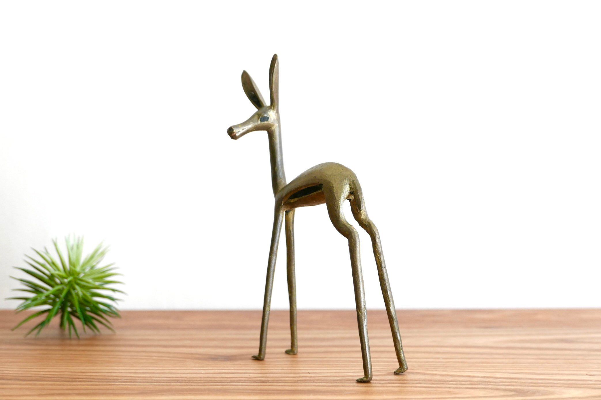 Biche en laiton, années 50