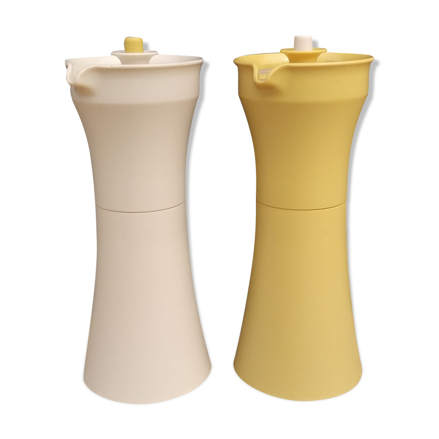 Tupperware oil/vinegar maker