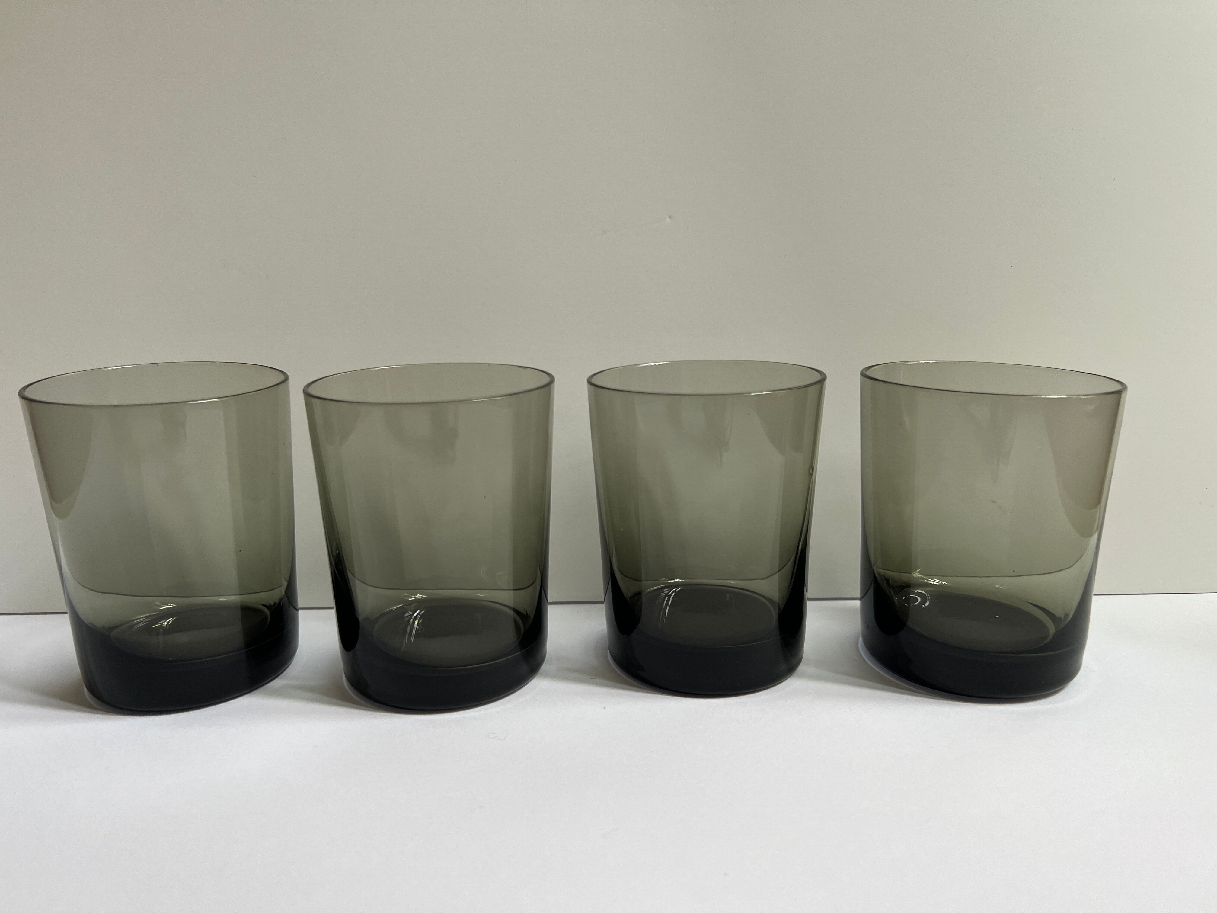 Set of 4 smoked glasses
