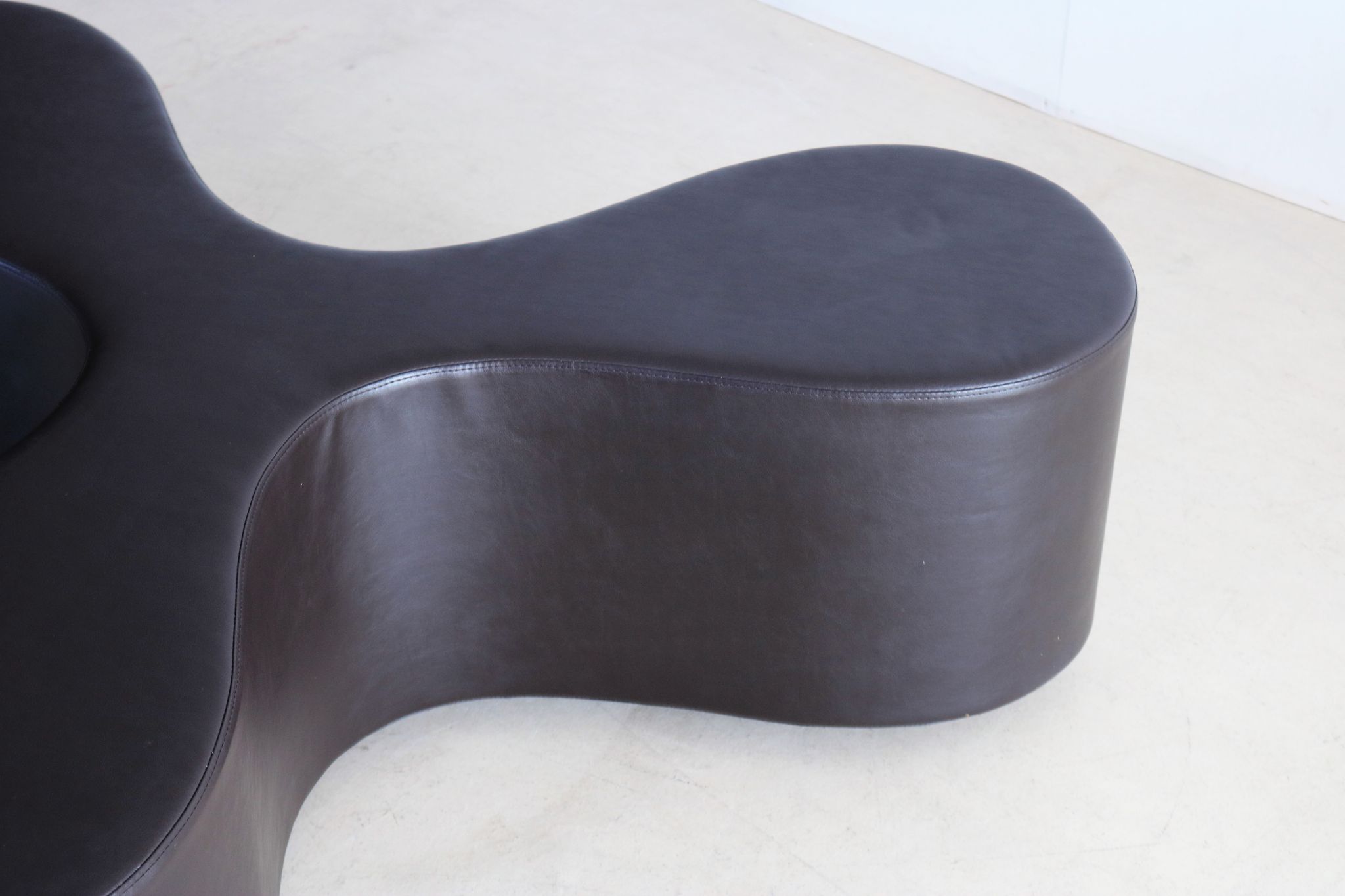 Banc Flower Vitra par Sanaa